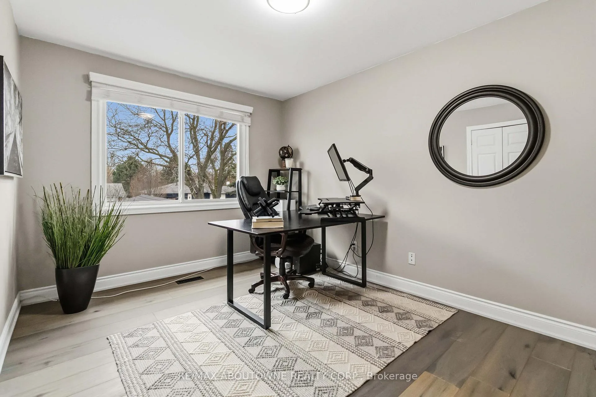 Photo 24 of 2485 Woburn Crescent, Oakville, Bronte — HOMEH