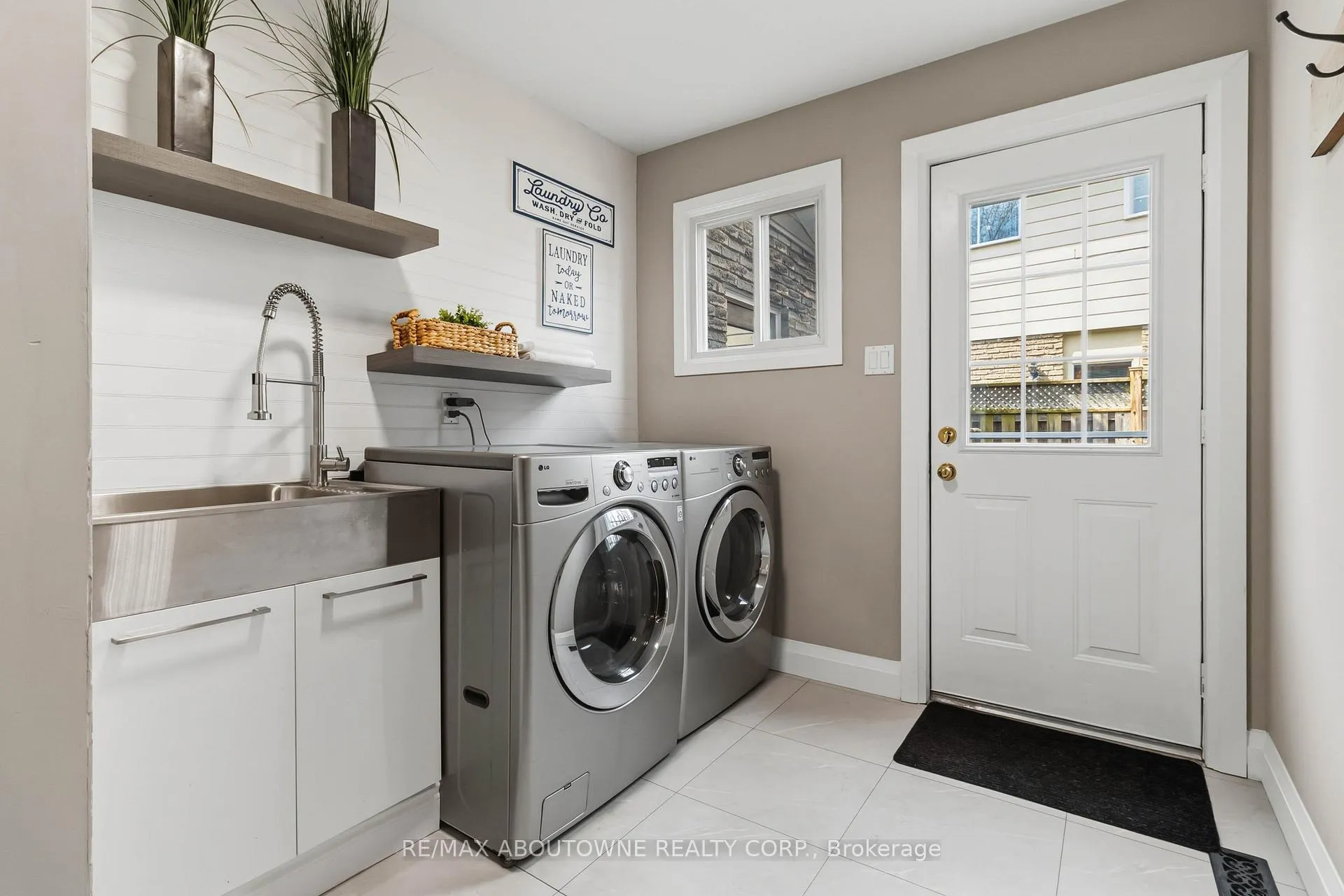 Photo 31 of 2485 Woburn Crescent, Oakville, Bronte — HOMEH
