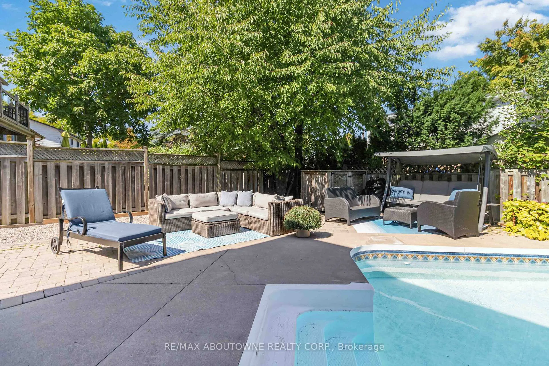 Photo 37 of 2485 Woburn Crescent, Oakville, Bronte — HOMEH