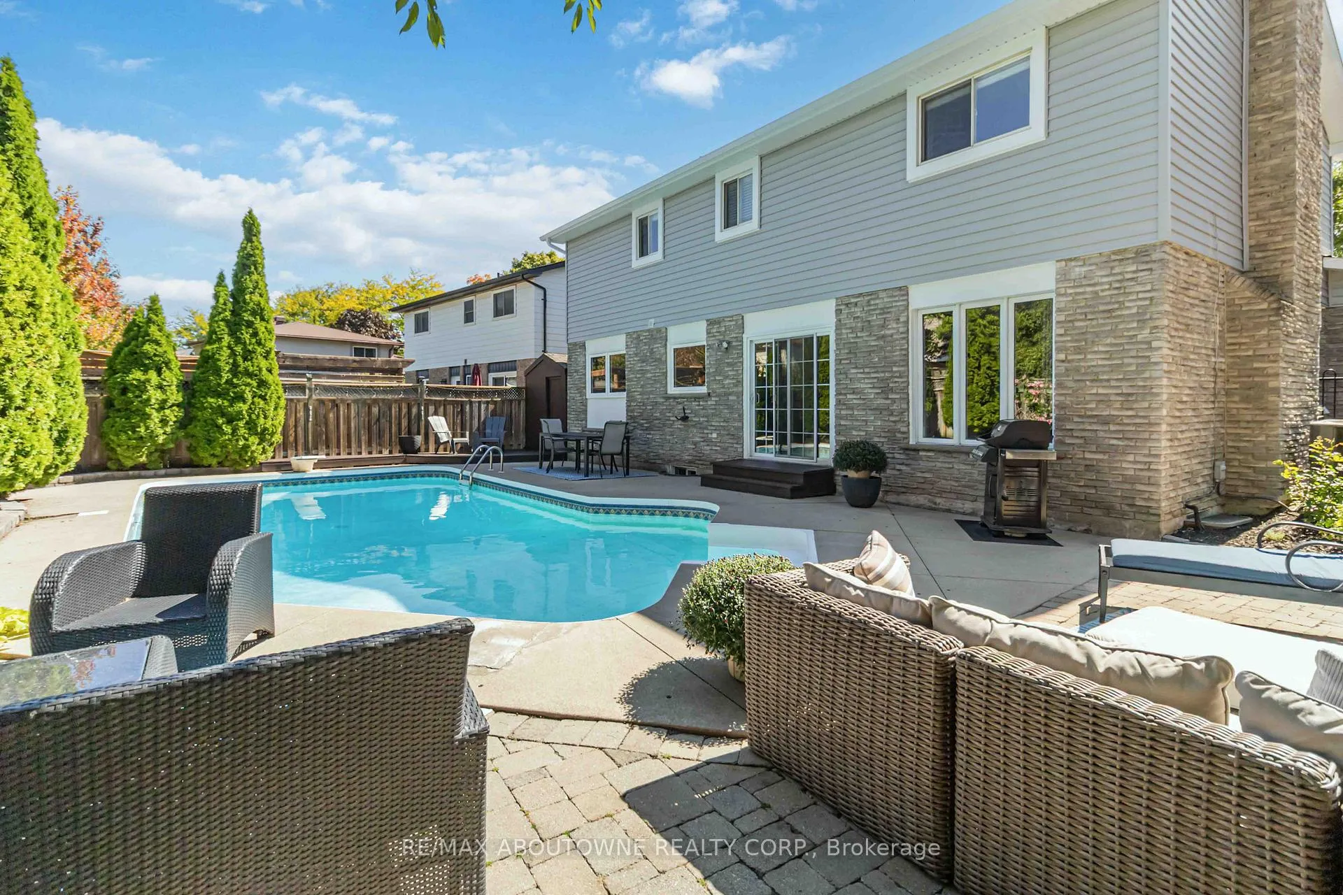 Photo 38 of 2485 Woburn Crescent, Oakville, Bronte — HOMEH