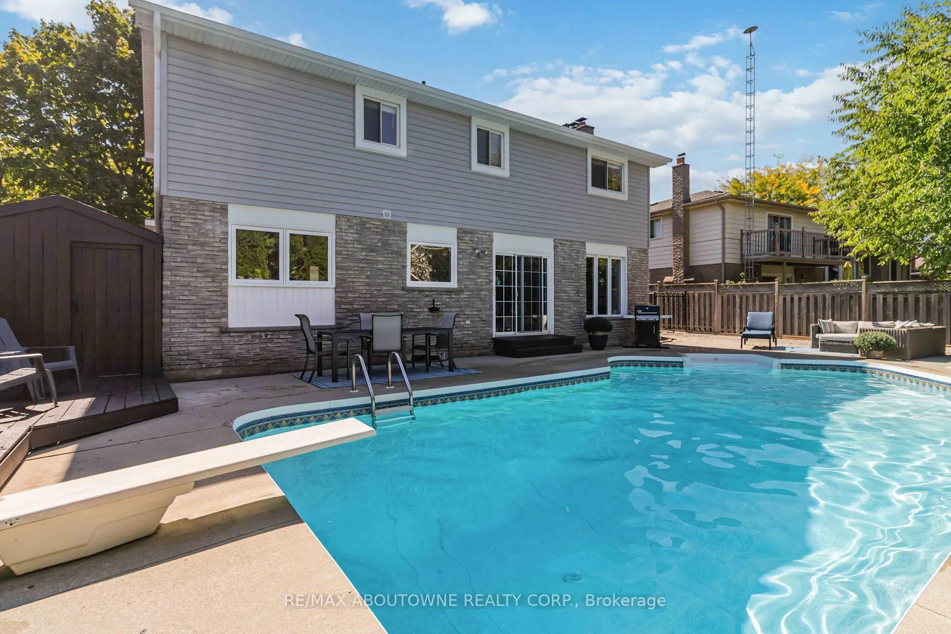 Photo 40 of 2485 Woburn Crescent, Oakville, Bronte — HOMEH
