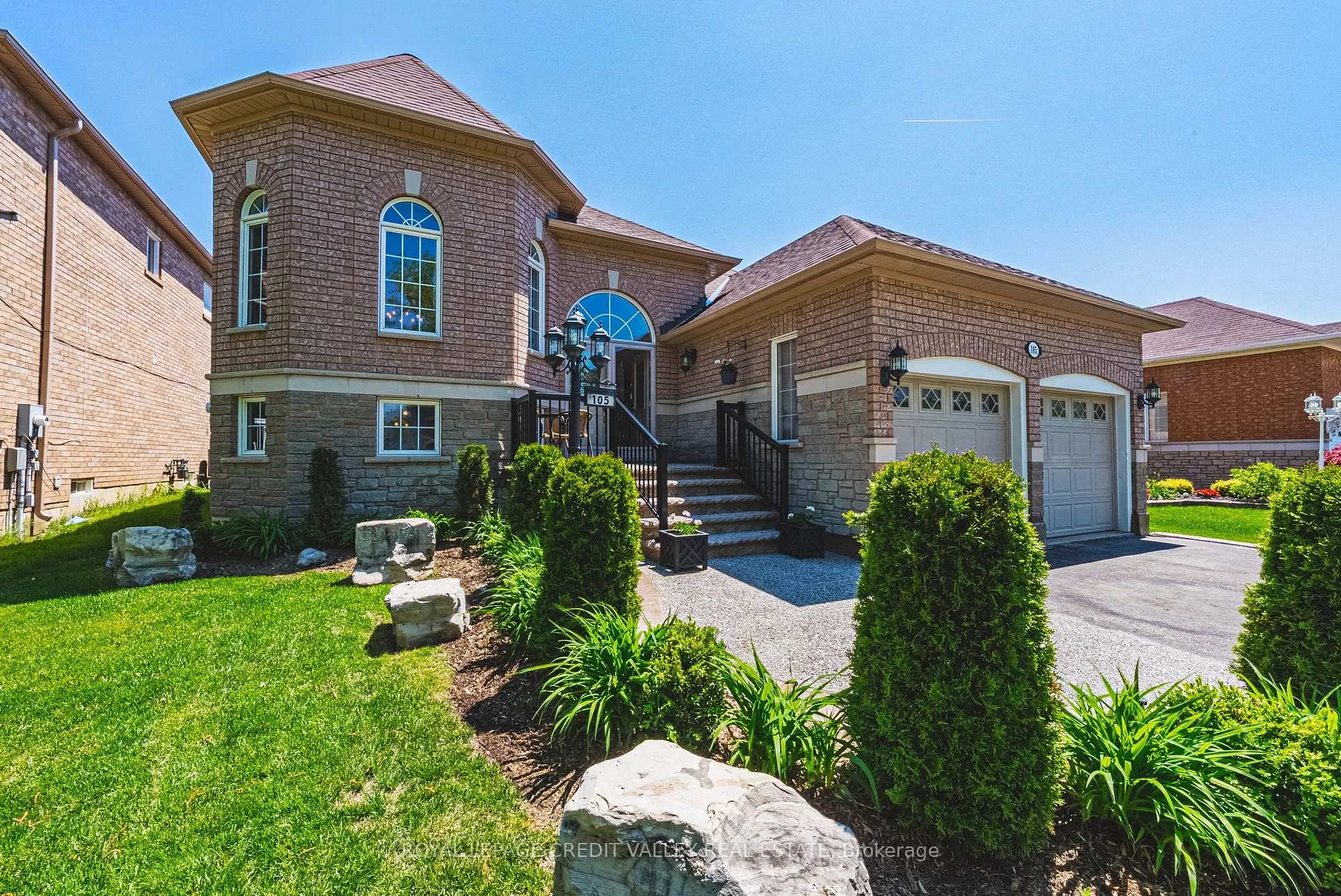 Photo 2 of 105 Pinebrook Circle, Caledon, Rural Caledon — HOMEH