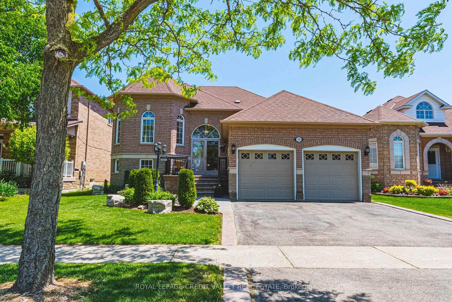 Photo 3 of 105 Pinebrook Circle, Caledon, Rural Caledon — HOMEH