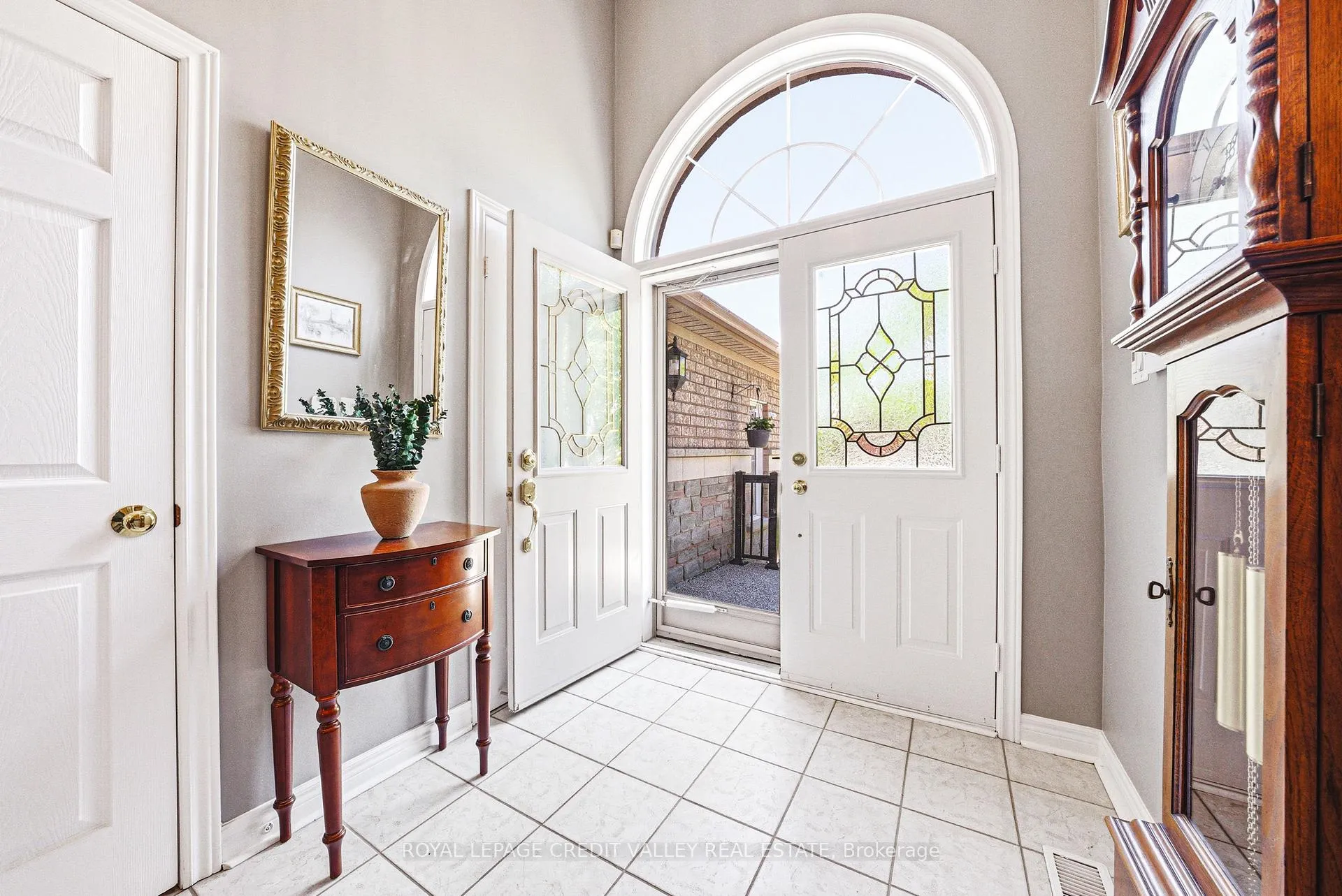 Photo 5 of 105 Pinebrook Circle, Caledon, Rural Caledon — HOMEH