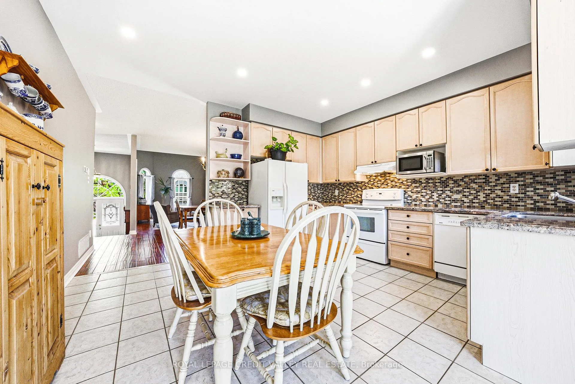 Photo 13 of 105 Pinebrook Circle, Caledon, Rural Caledon — HOMEH