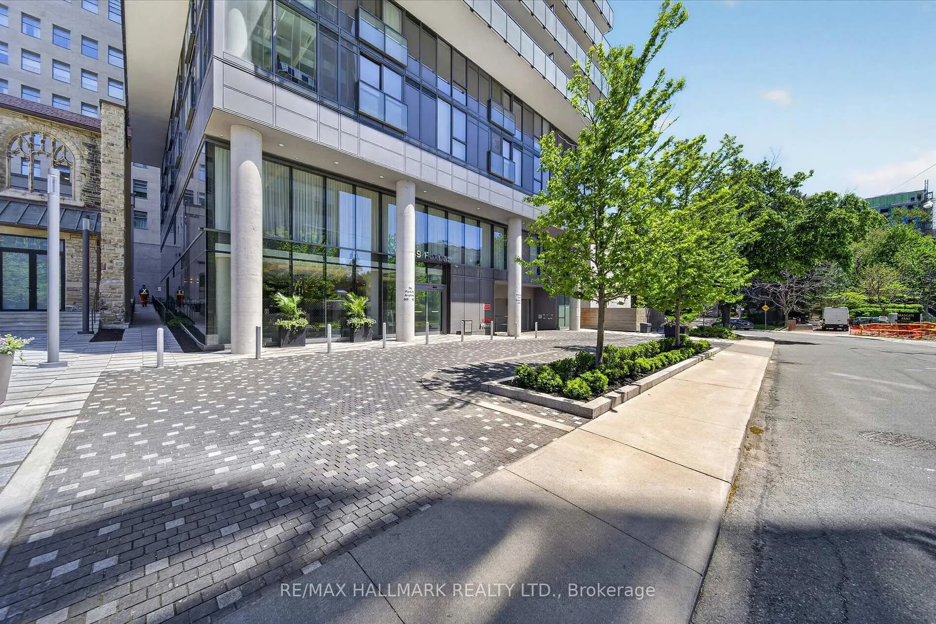 Photo 2 of Unit 1204, 99 Foxbar Road, Toronto, Yonge-St. Clair — HOMEH