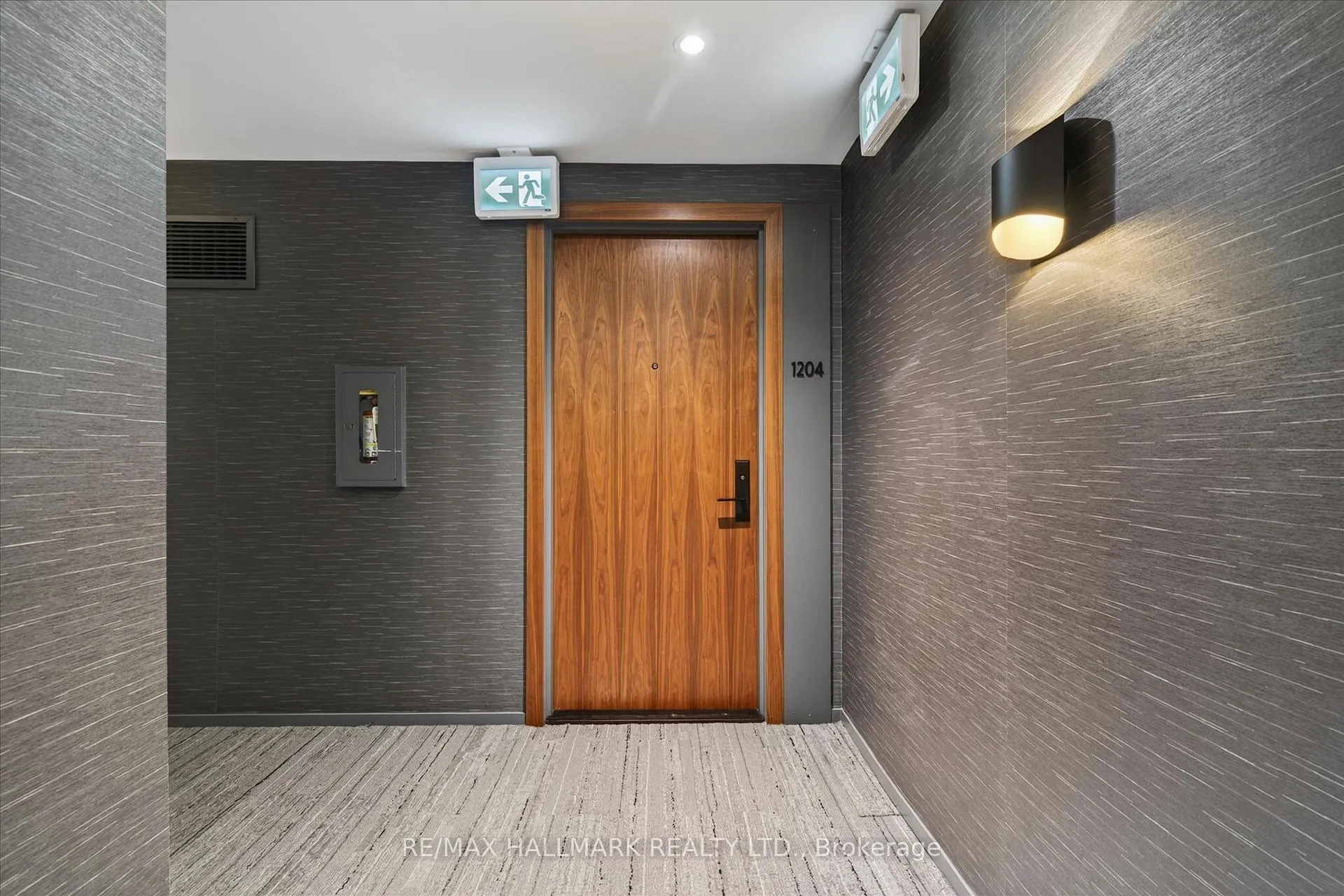 Photo 4 of Unit 1204, 99 Foxbar Road, Toronto, Yonge-St. Clair — HOMEH