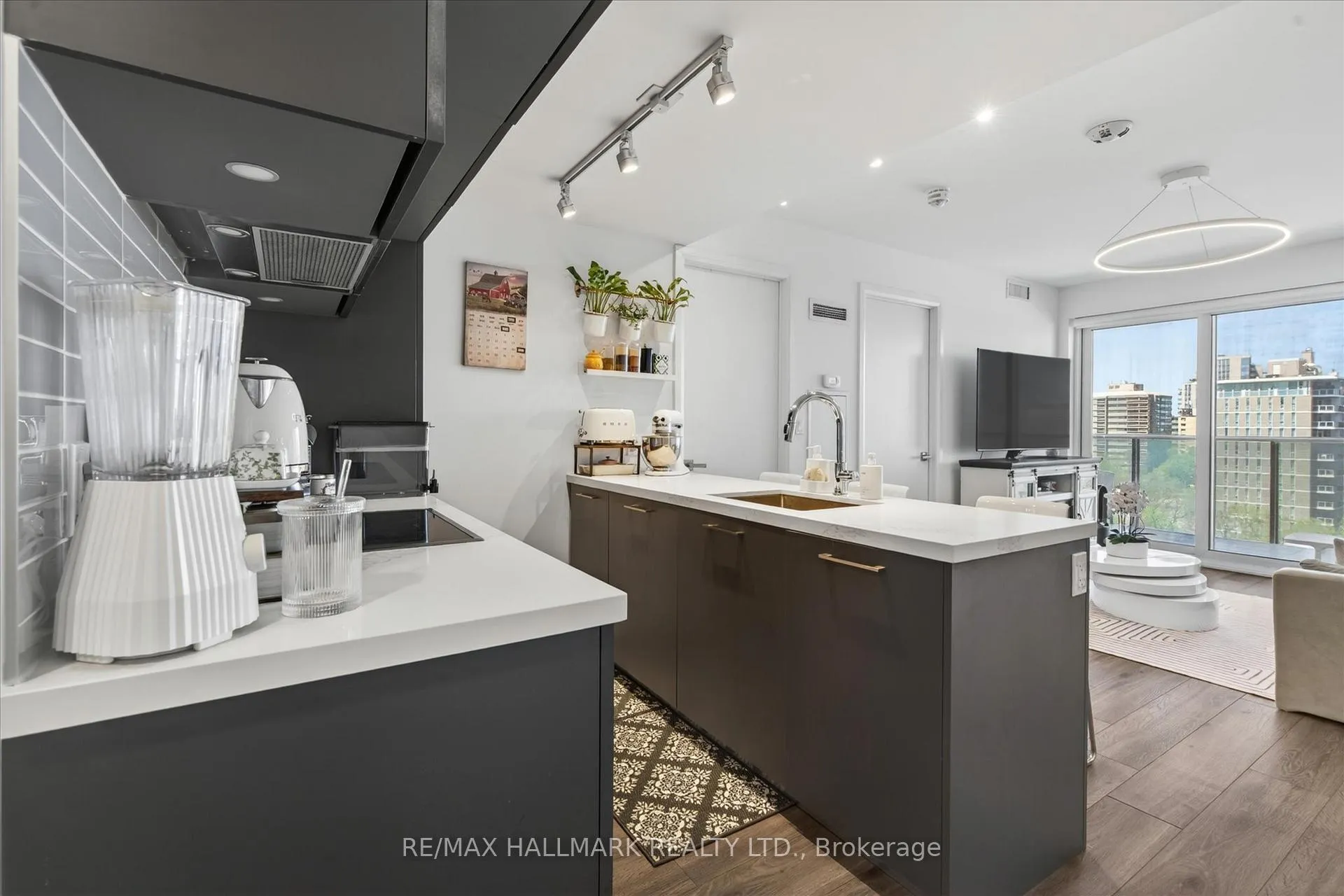 Photo 9 of Unit 1204, 99 Foxbar Road, Toronto, Yonge-St. Clair — HOMEH