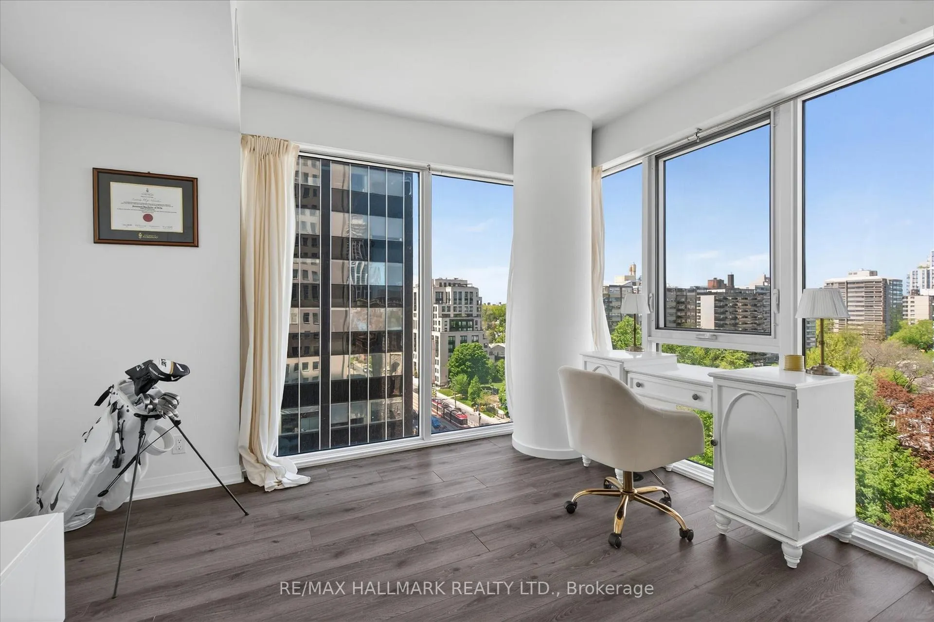 Photo 13 of Unit 1204, 99 Foxbar Road, Toronto, Yonge-St. Clair — HOMEH