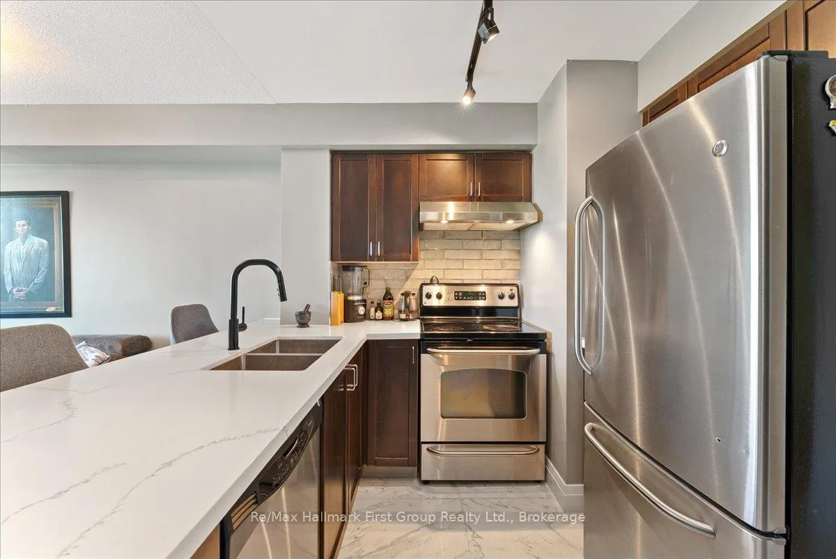 Photo 5 of Unit 416, 340 Watson Street W, Whitby, Port Whitby — HOMEH