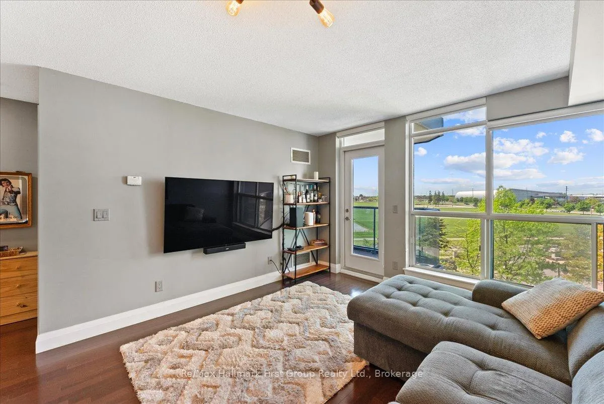Photo 11 of Unit 416, 340 Watson Street W, Whitby, Port Whitby — HOMEH