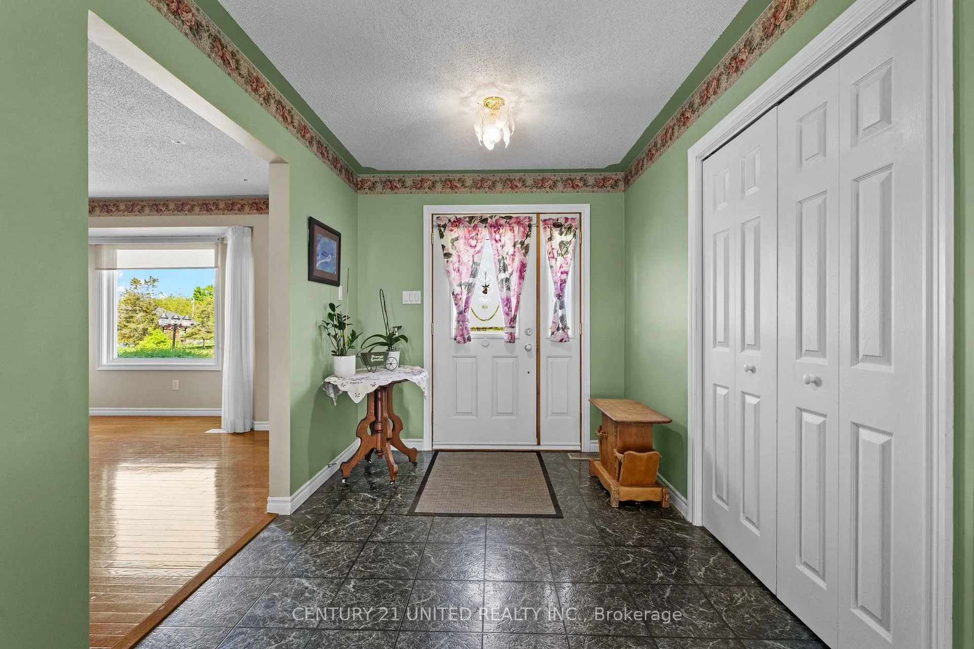 Photo 4 of 209 Lonsberry Lane, Douro-Dummer — HOMEH