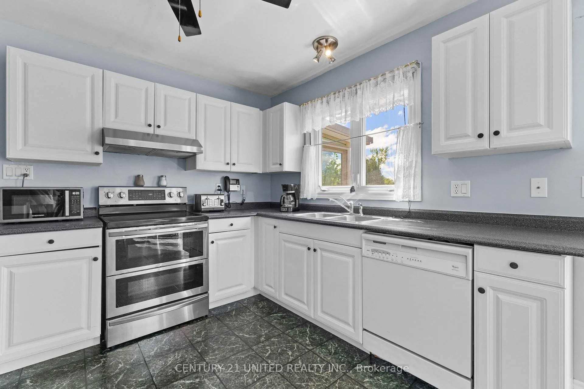 Photo 9 of 209 Lonsberry Lane, Douro-Dummer — HOMEH
