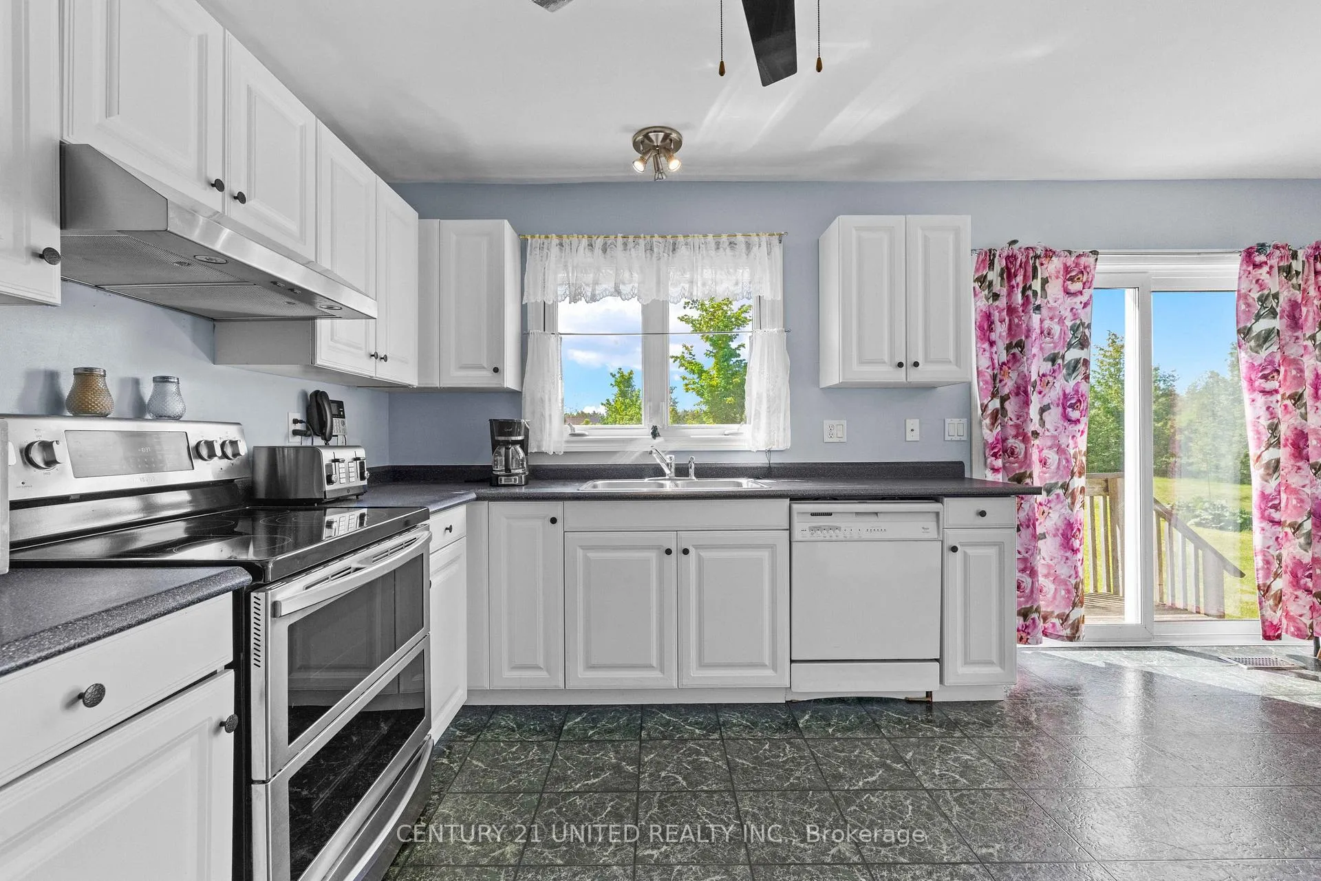 Photo 10 of 209 Lonsberry Lane, Douro-Dummer — HOMEH
