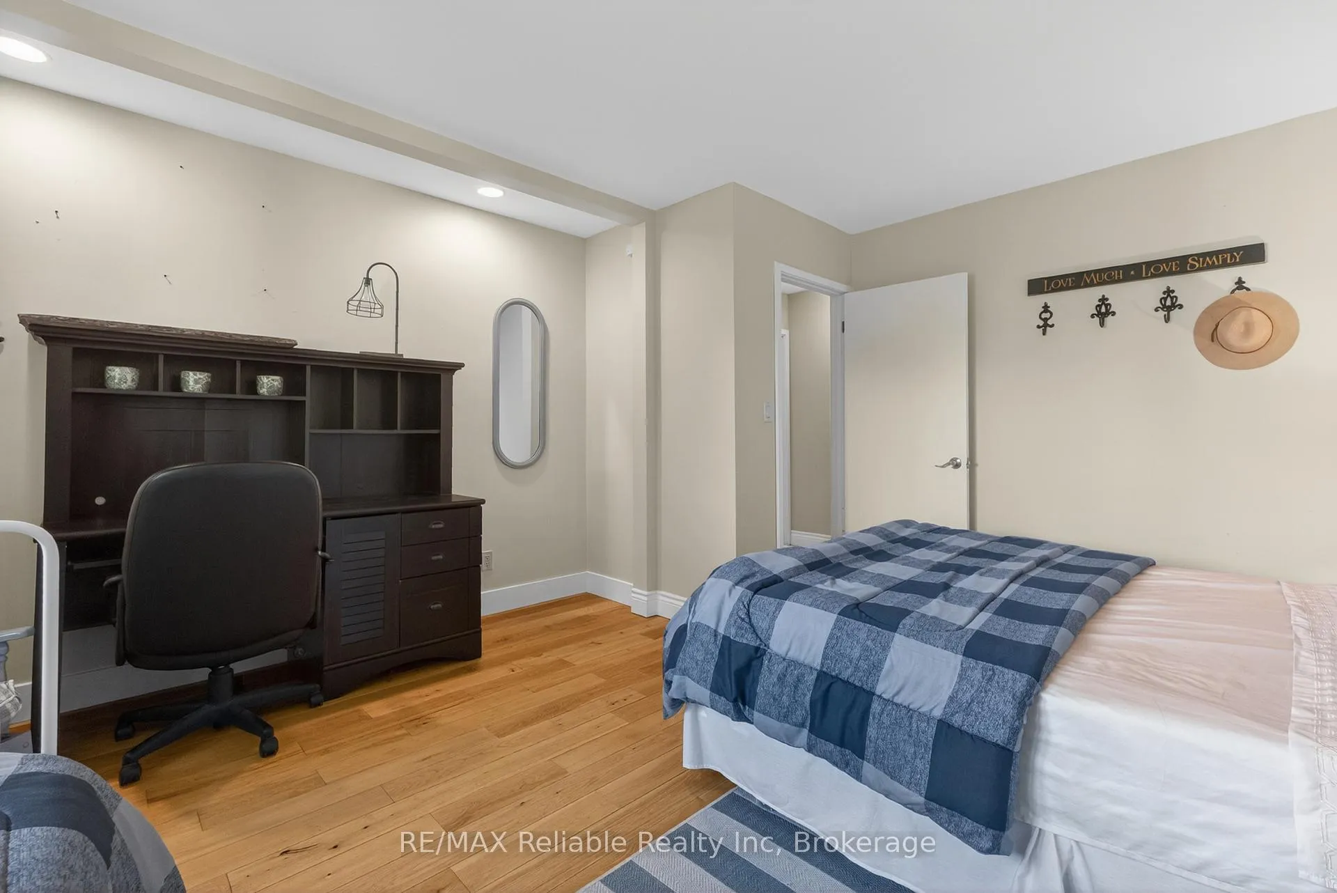 Photo 23 of 248 Britannia Road W, Goderich, Goderich (Town) — HOMEH