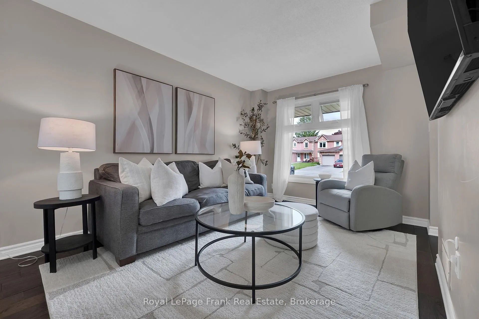 Photo 3 of 107 Yorkville Drive, Clarington, Courtice — HOMEH