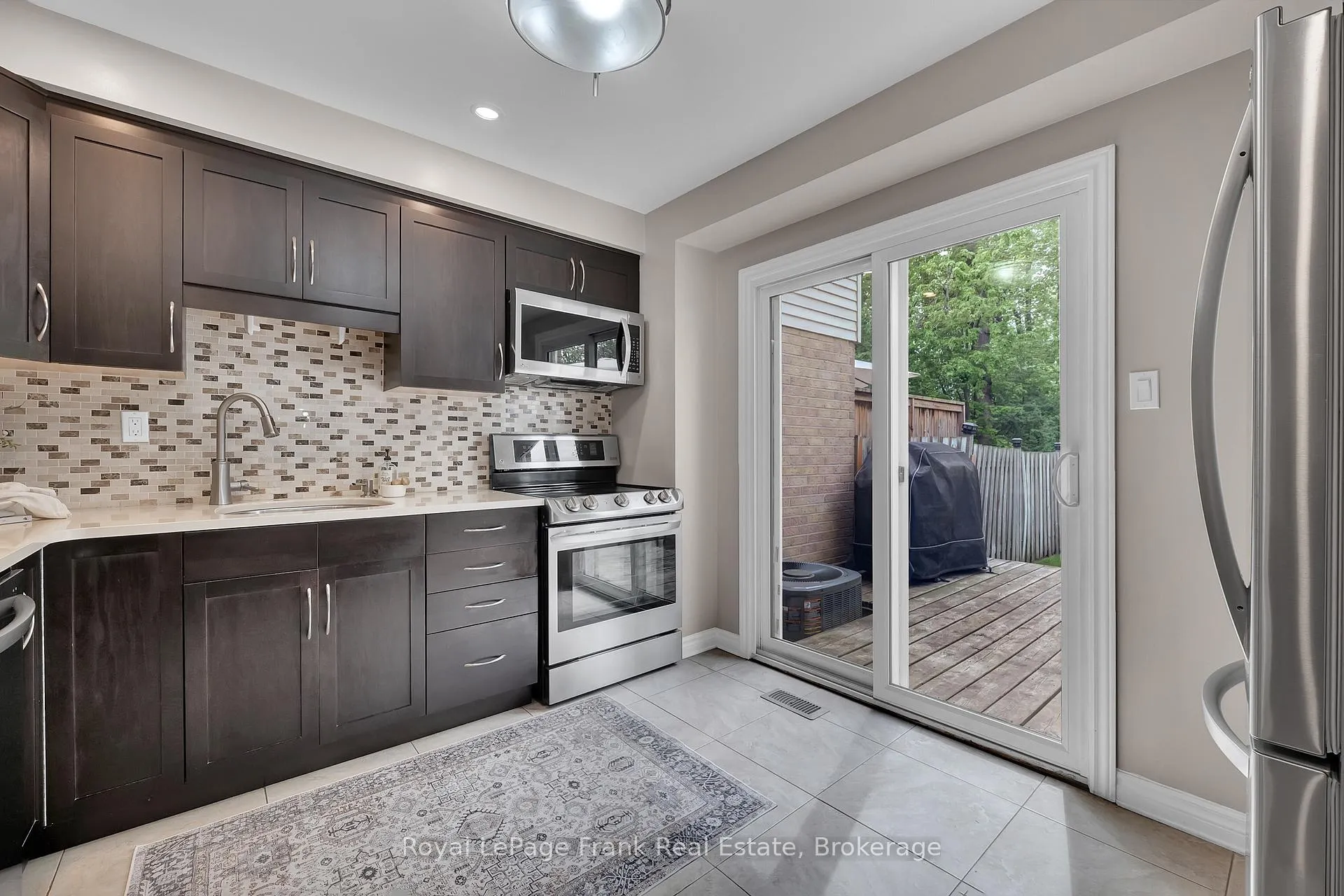 Photo 6 of 107 Yorkville Drive, Clarington, Courtice — HOMEH