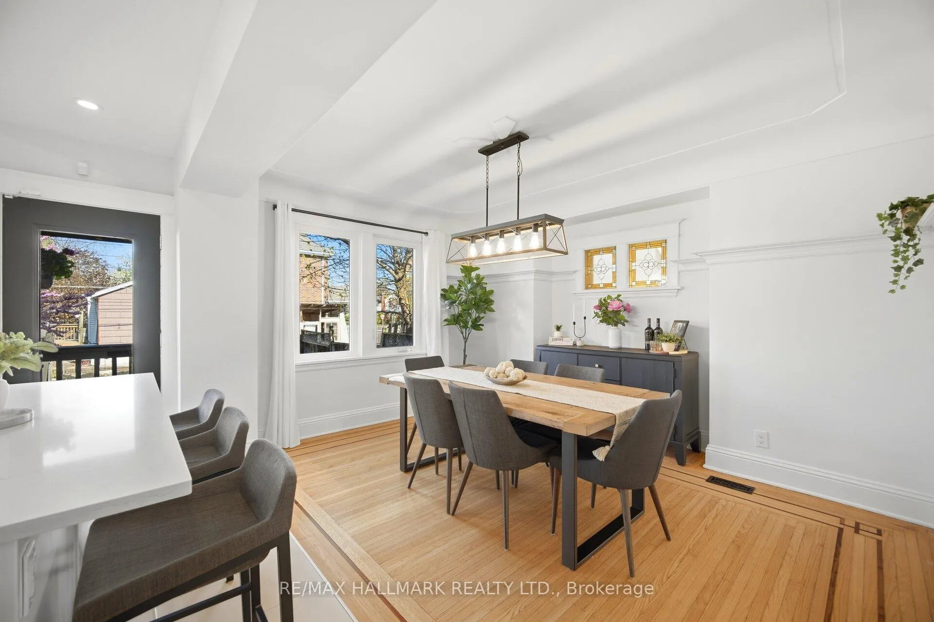 Photo 6 of 54 Province Street S, Hamilton, Delta — HOMEH