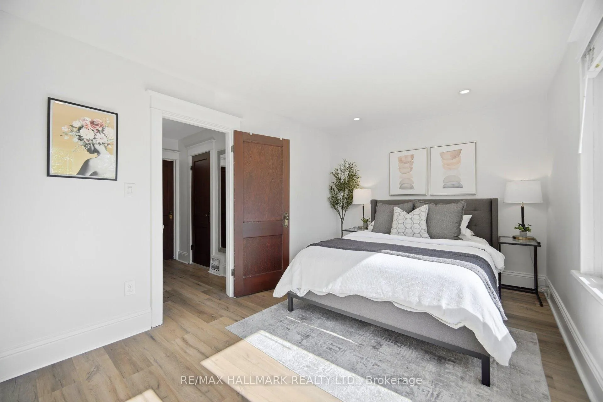 Photo 11 of 54 Province Street S, Hamilton, Delta — HOMEH
