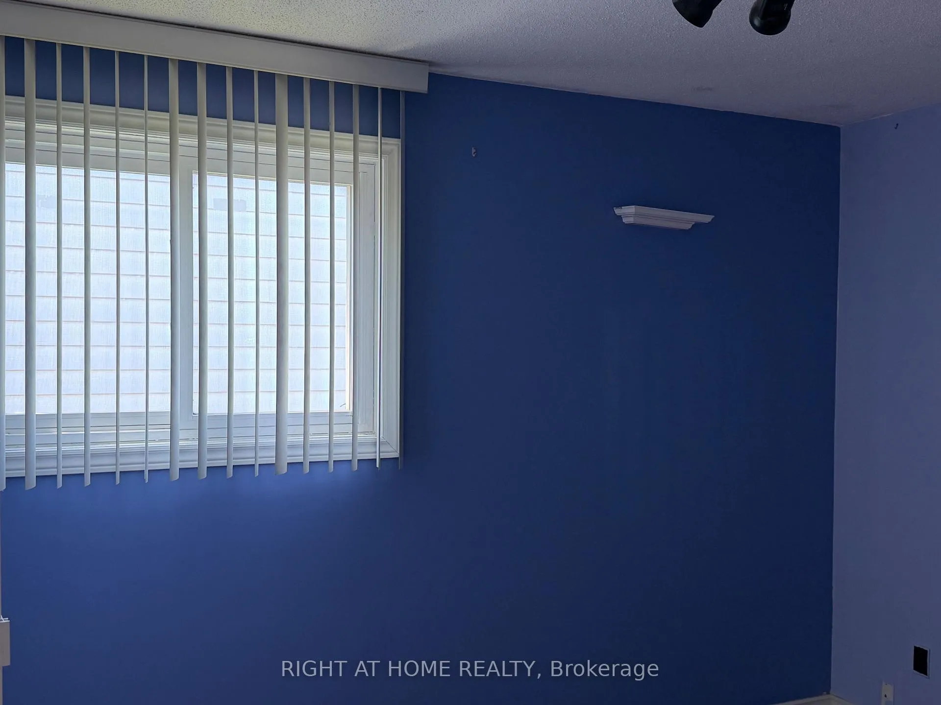 Photo 9 of 109 Beech Street, Brampton, Brampton North — HOMEH