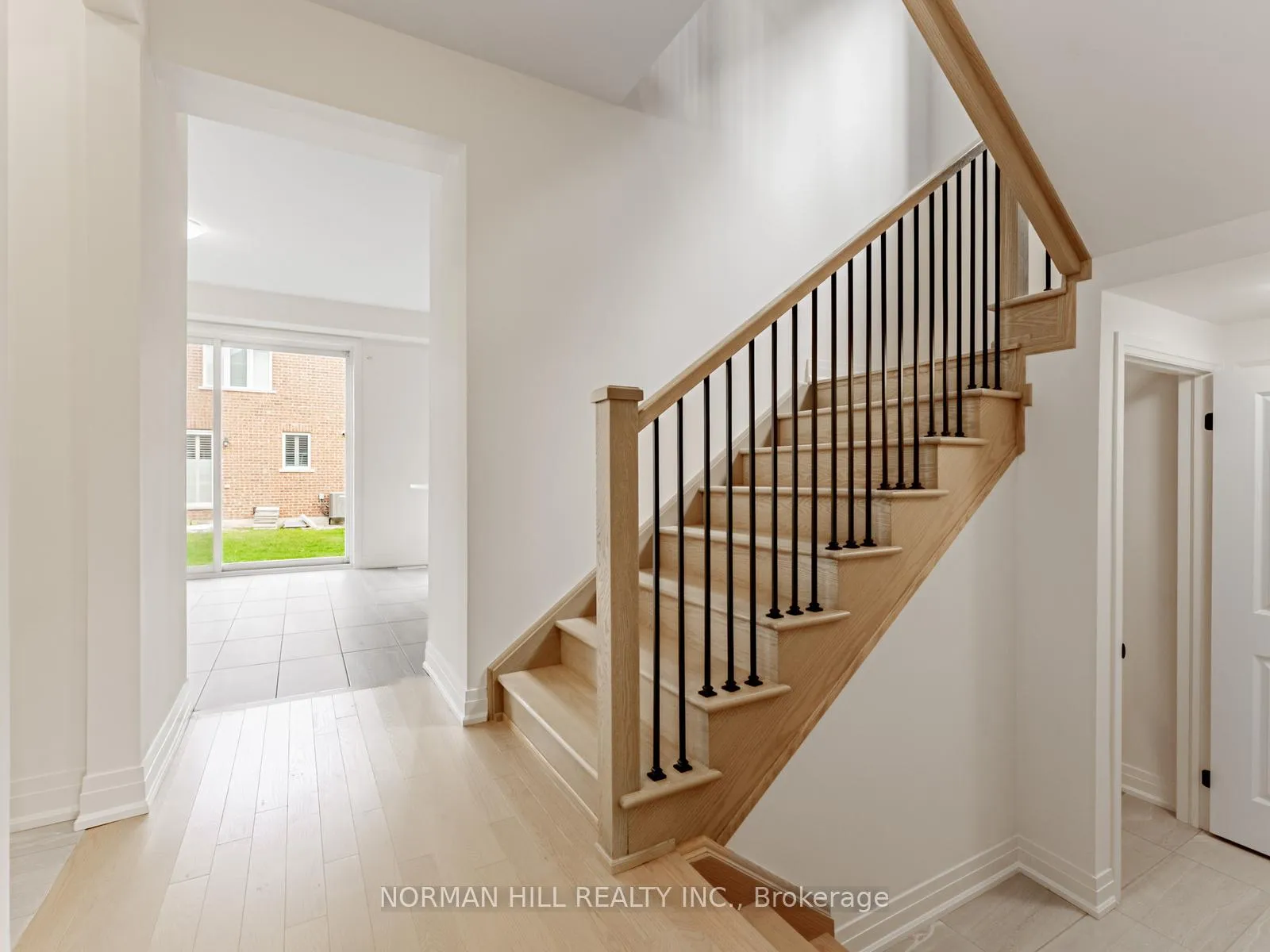 Photo 7 of 15 Lilestone Drive, Brampton, Credit Valley — HOMEH