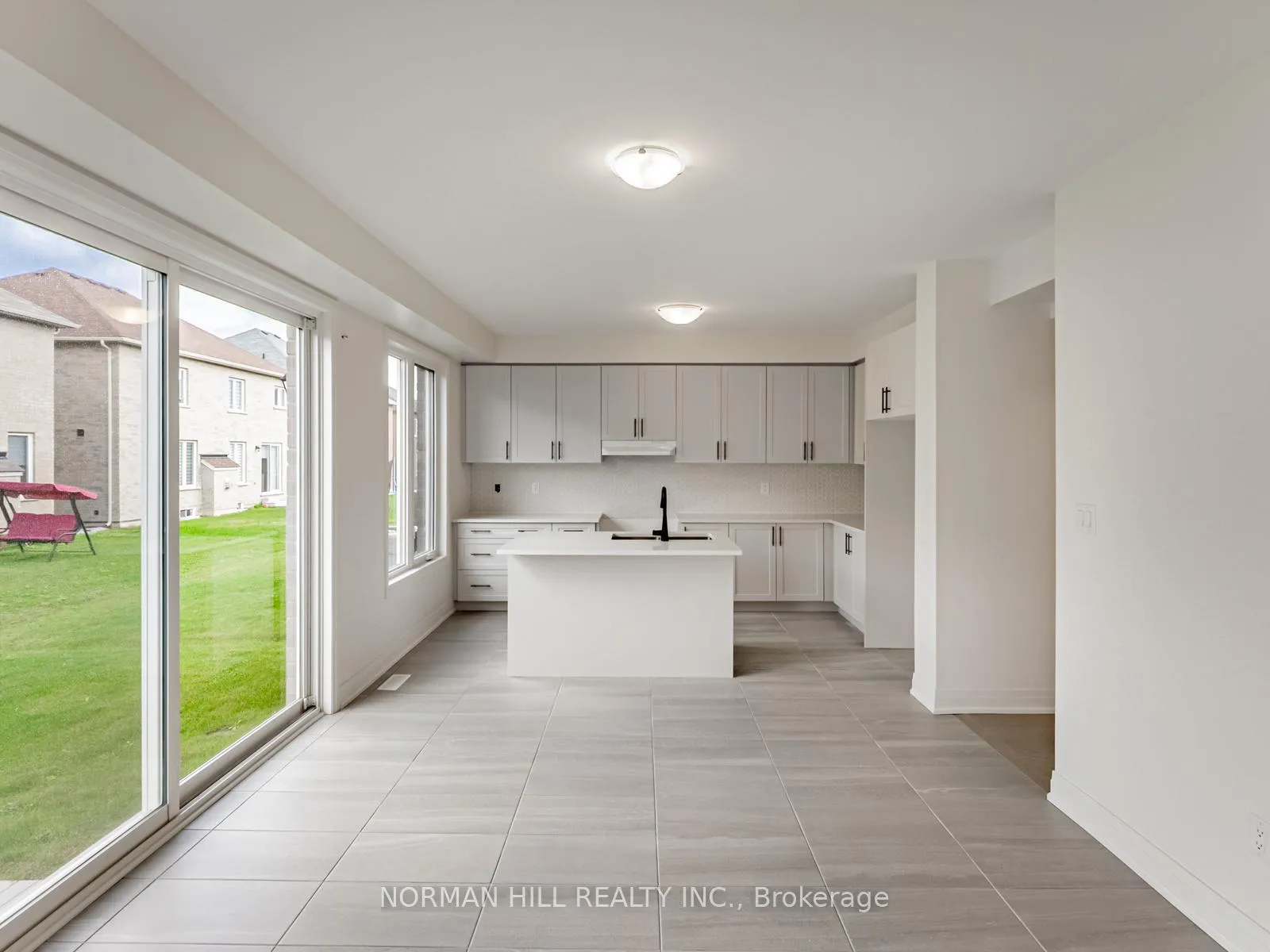 Photo 8 of 15 Lilestone Drive, Brampton, Credit Valley — HOMEH