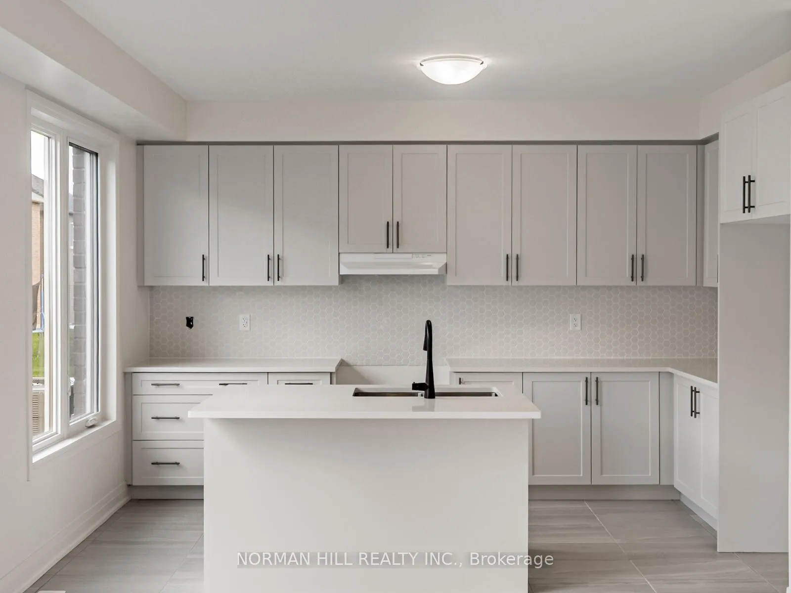 Photo 9 of 15 Lilestone Drive, Brampton, Credit Valley — HOMEH
