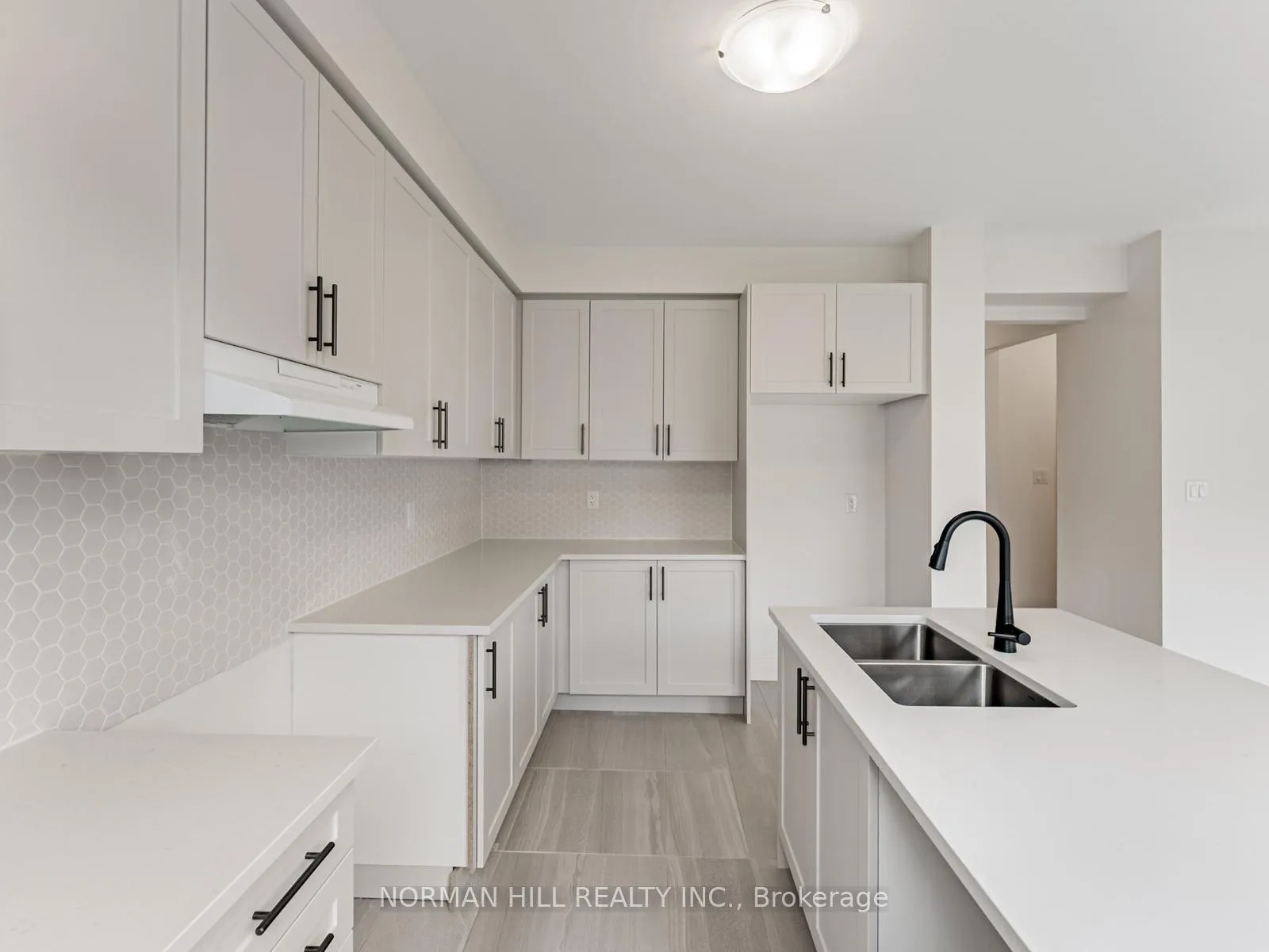 Photo 11 of 15 Lilestone Drive, Brampton, Credit Valley — HOMEH