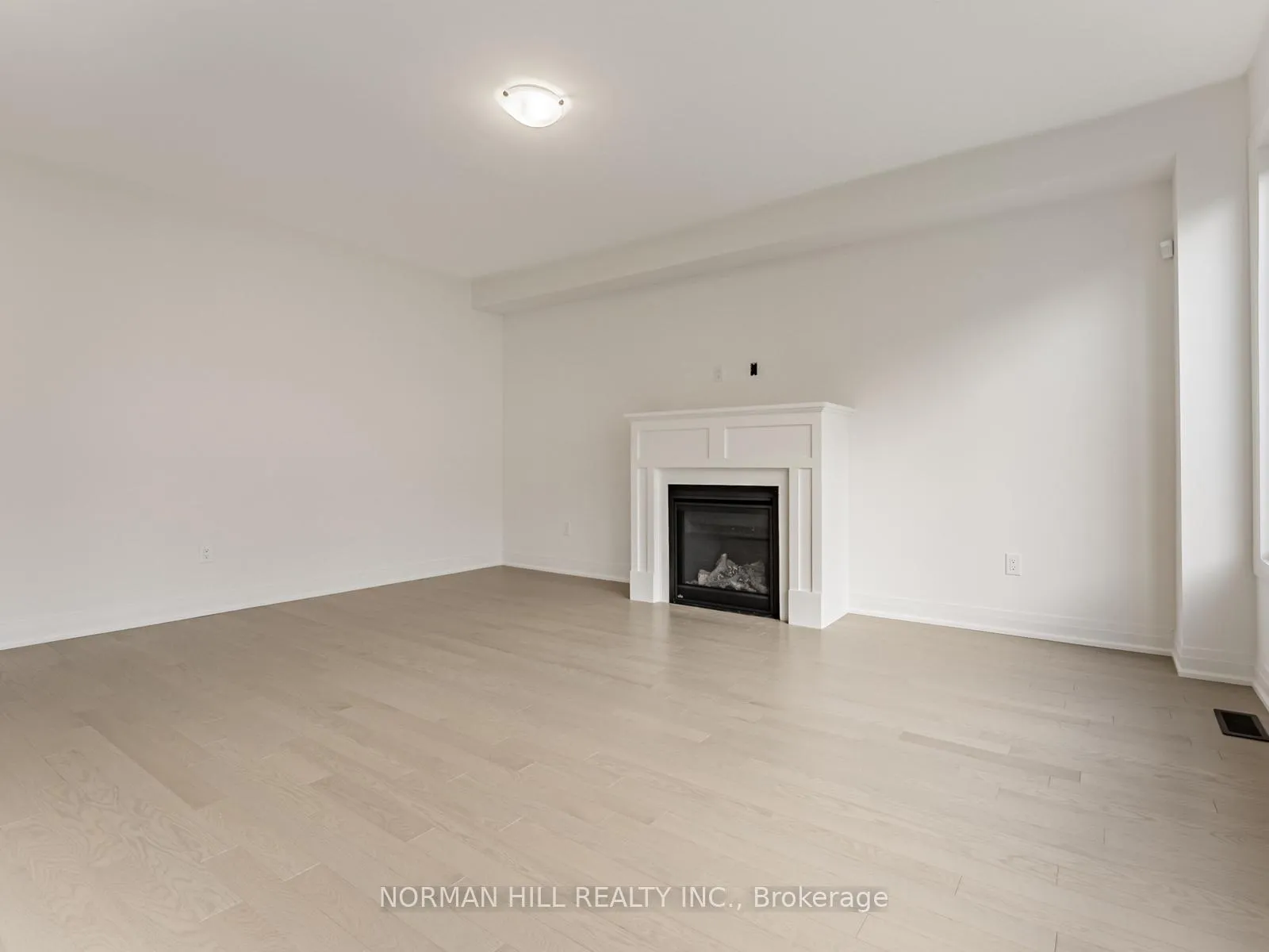 Photo 14 of 15 Lilestone Drive, Brampton, Credit Valley — HOMEH