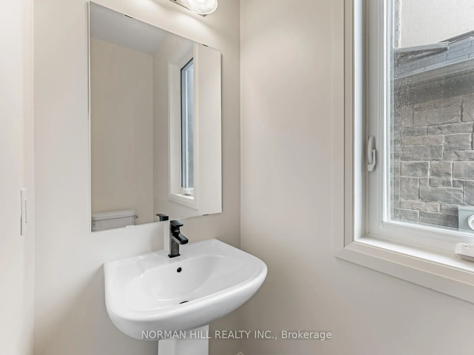 Photo 17 of 15 Lilestone Drive, Brampton, Credit Valley — HOMEH