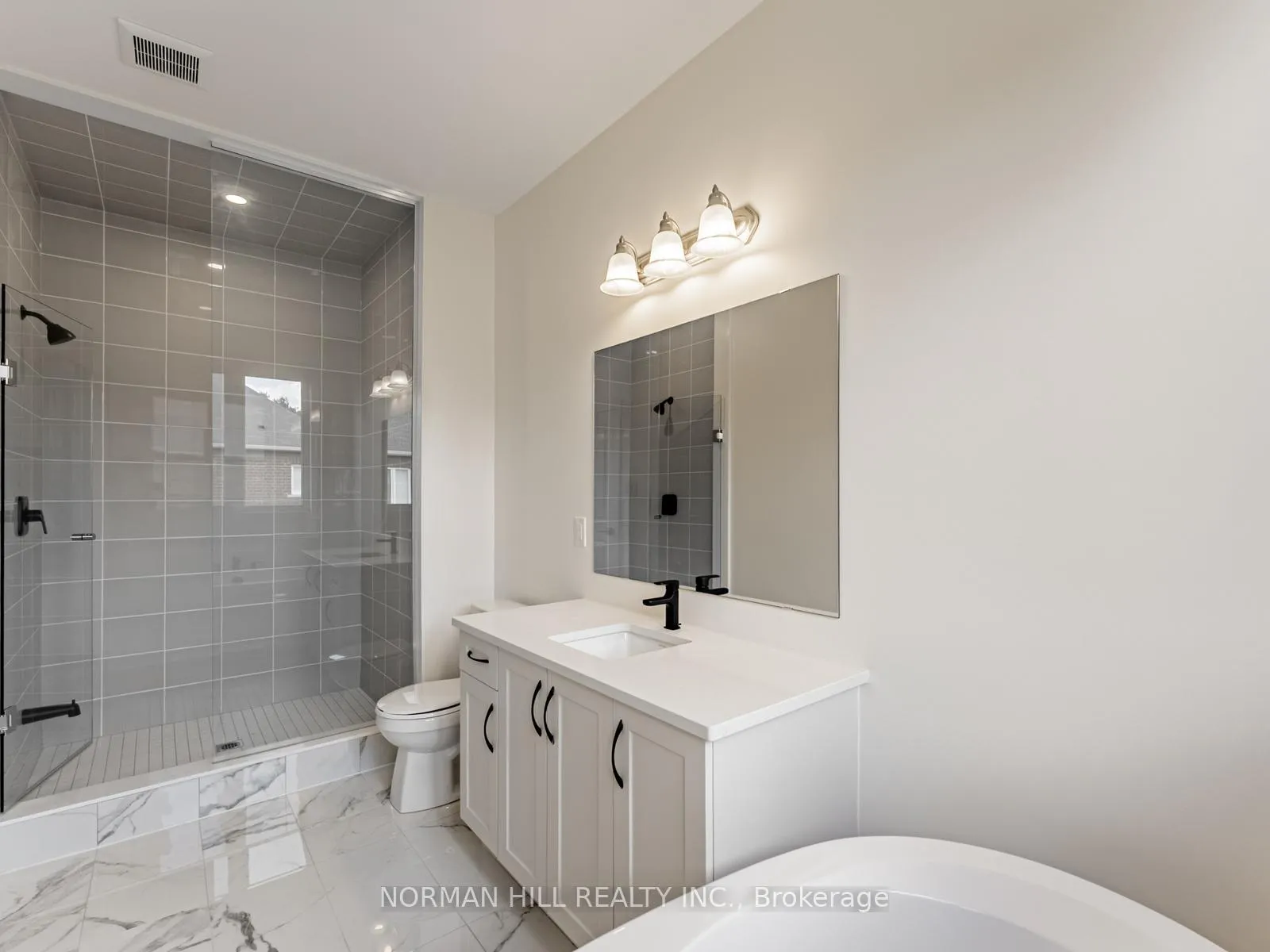 Photo 23 of 15 Lilestone Drive, Brampton, Credit Valley — HOMEH