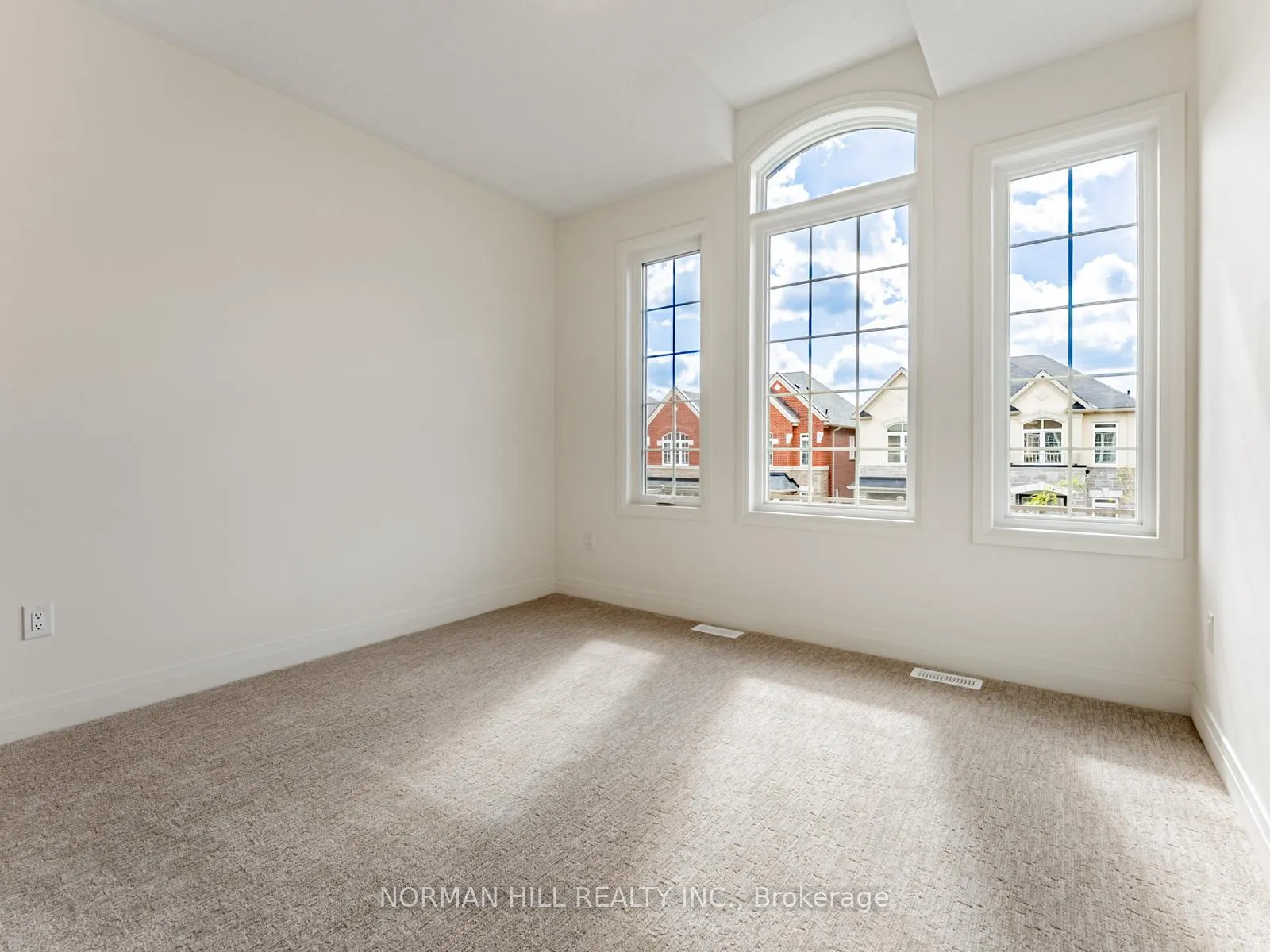 Photo 24 of 15 Lilestone Drive, Brampton, Credit Valley — HOMEH
