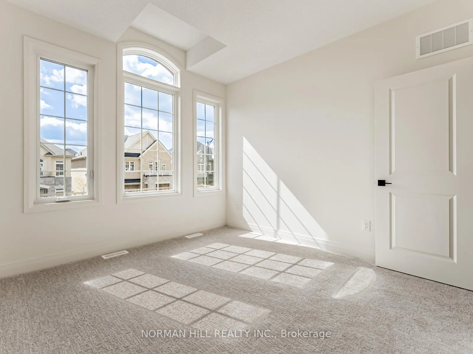 Photo 25 of 15 Lilestone Drive, Brampton, Credit Valley — HOMEH