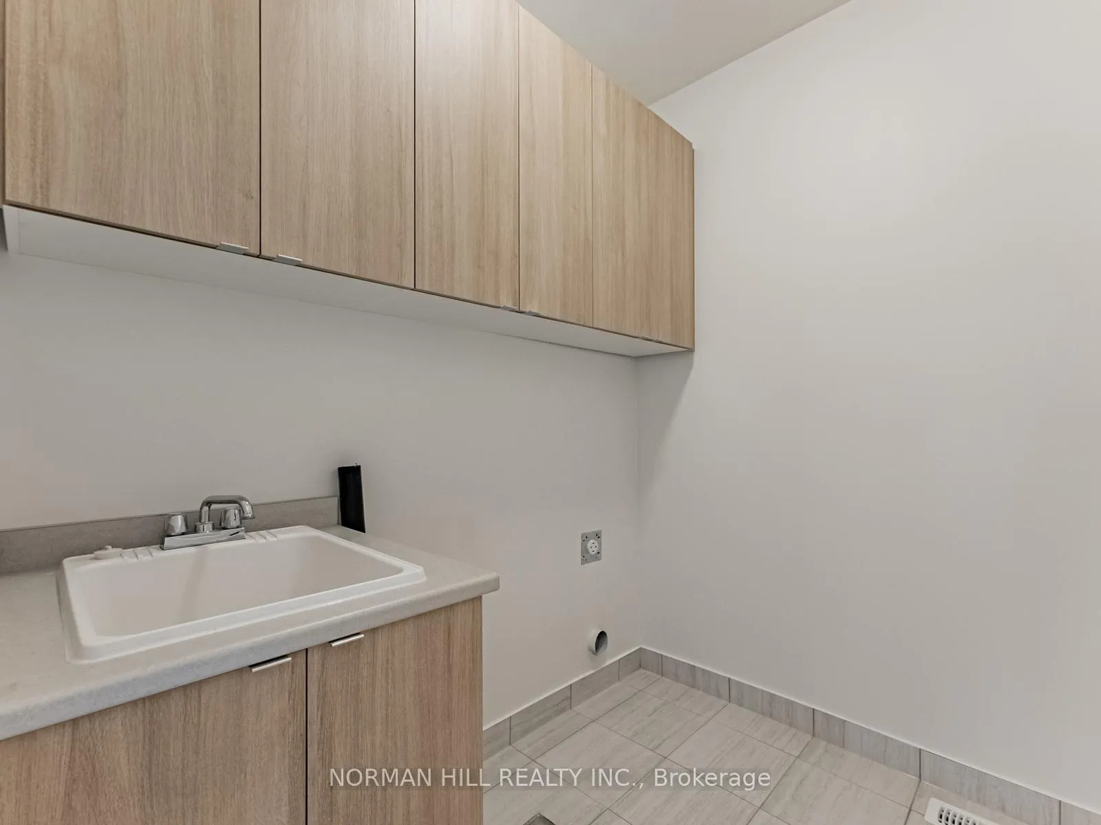 Photo 33 of 15 Lilestone Drive, Brampton, Credit Valley — HOMEH