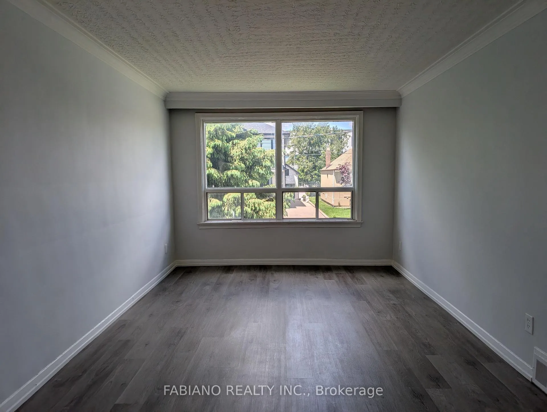 Photo 2 of Unit 2, 5 Hertford Avenue, Toronto, Keelesdale-Eglinton West — HOMEH