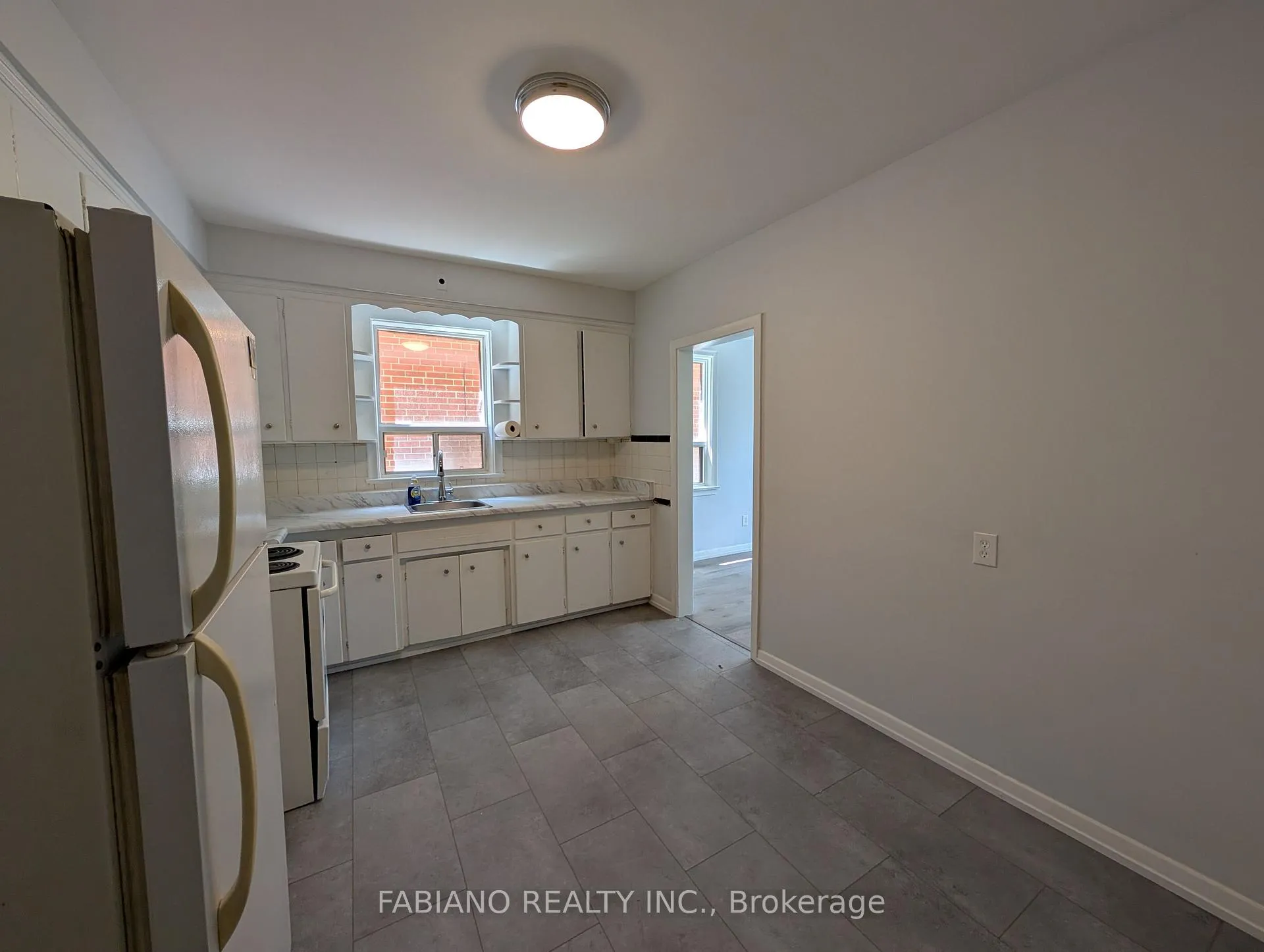 Photo 6 of Unit 2, 5 Hertford Avenue, Toronto, Keelesdale-Eglinton West — HOMEH
