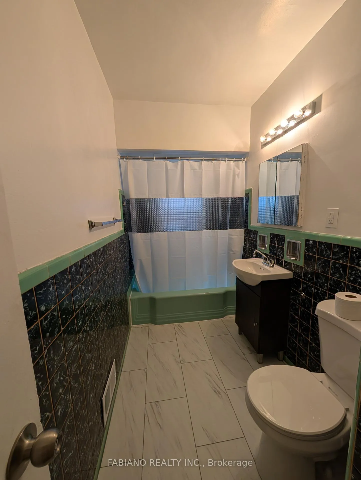 Photo 20 of Unit 2, 5 Hertford Avenue, Toronto, Keelesdale-Eglinton West — HOMEH