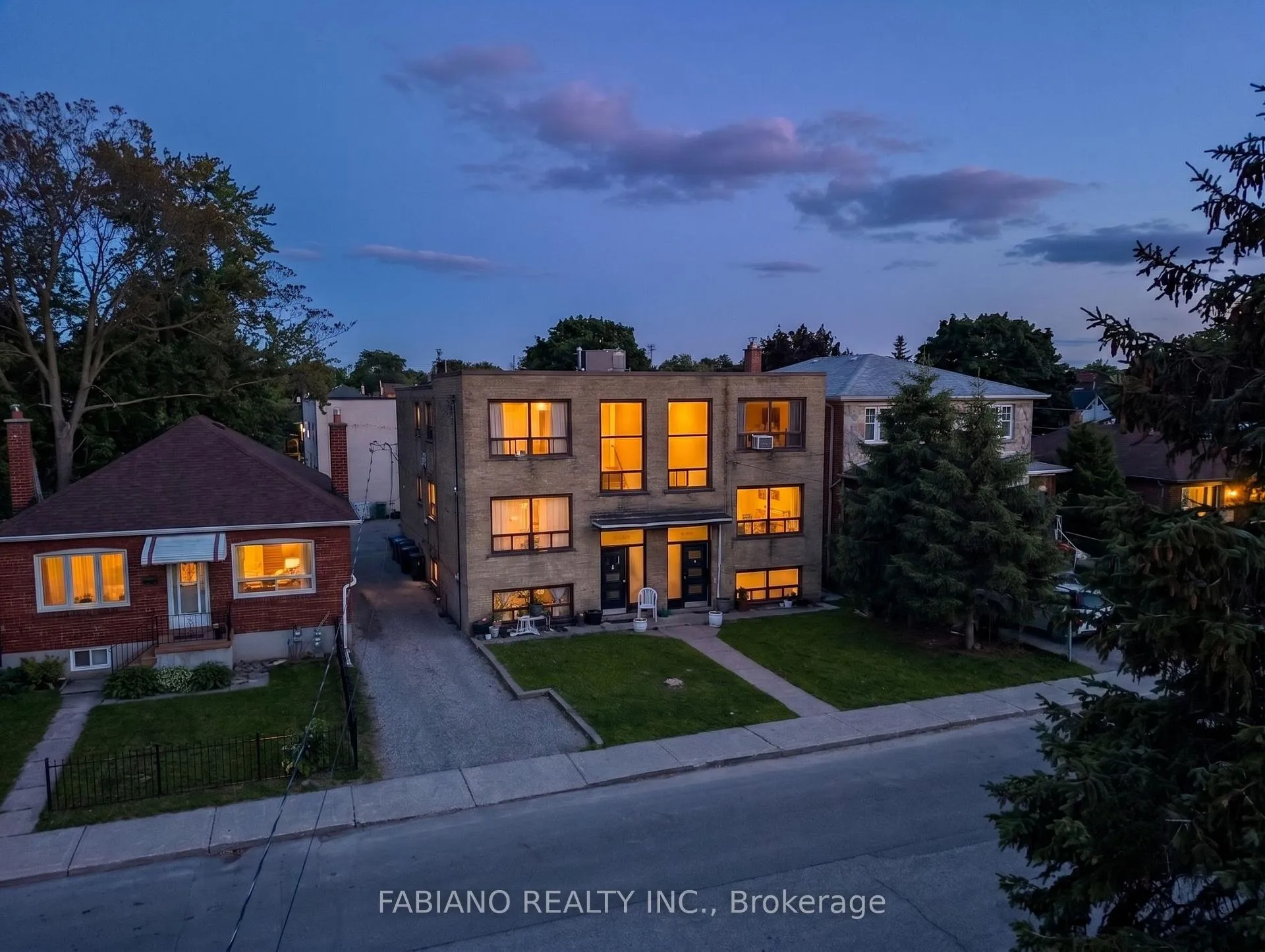 Photo 22 of Unit 2, 5 Hertford Avenue, Toronto, Keelesdale-Eglinton West — HOMEH