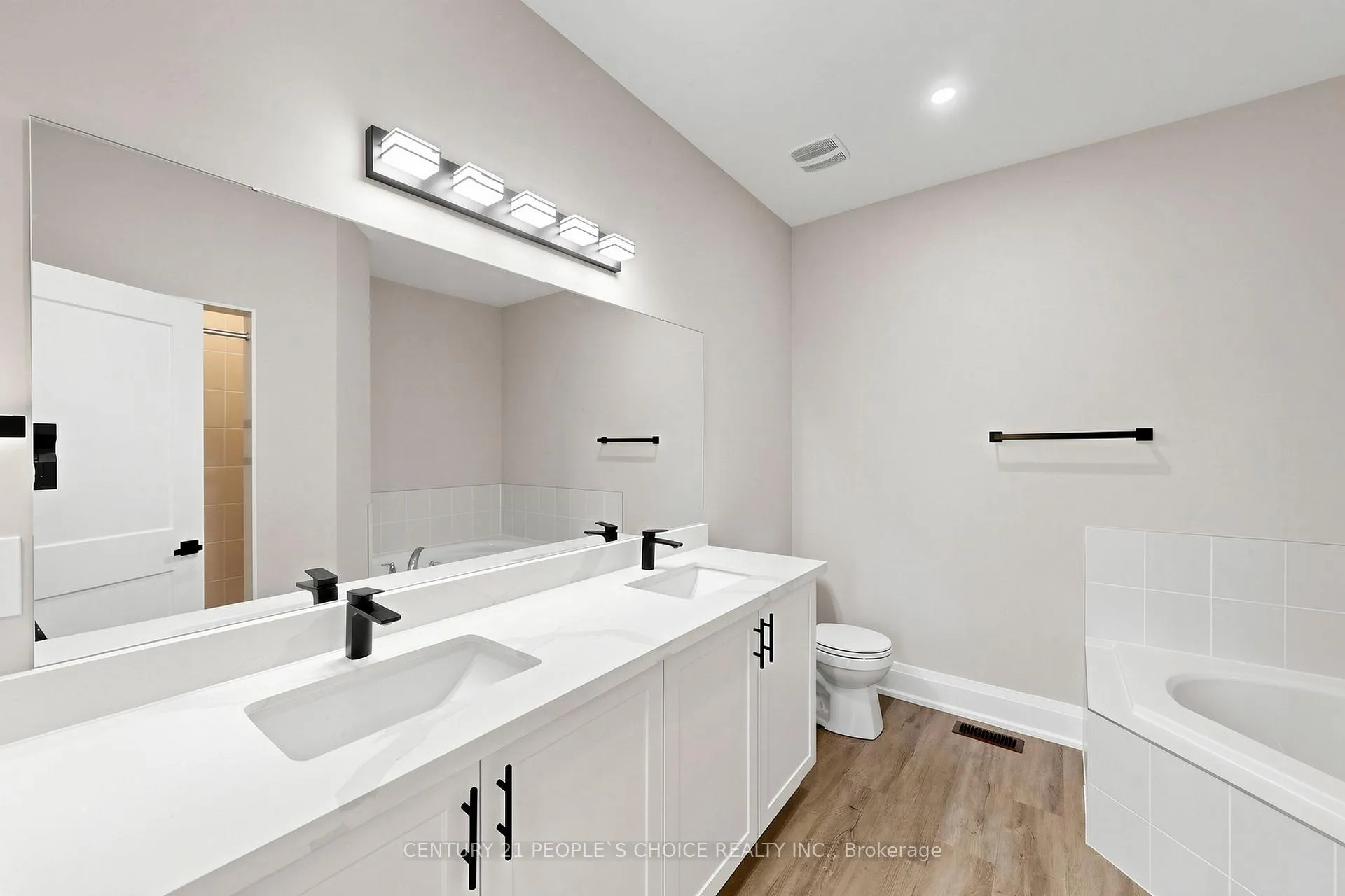 Photo 19 of 8 Durham Road, Bracebridge, Monck (Bracebridge) — HOMEH