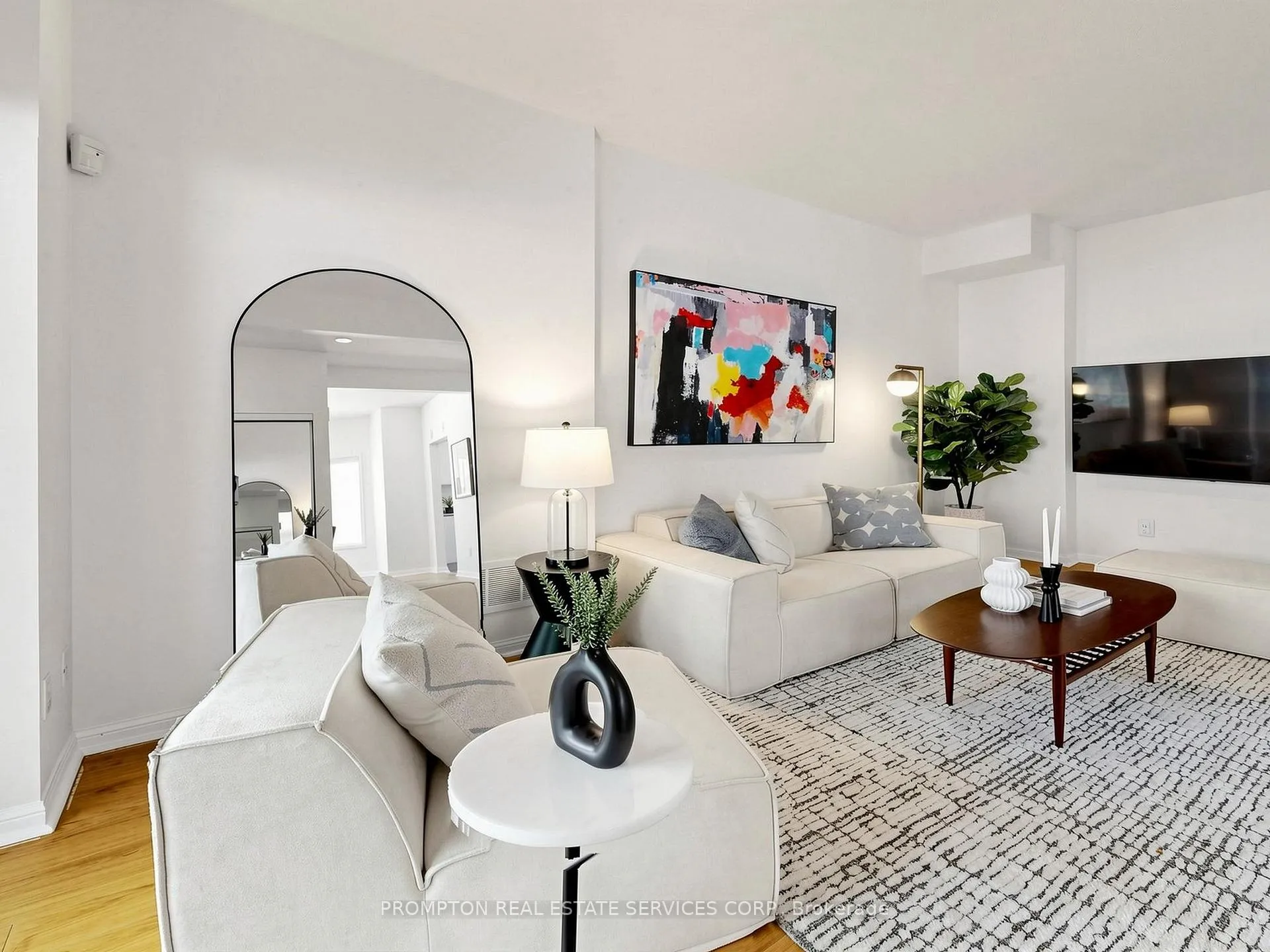 Photo 2 of Unit 21, 5 St.Moritz Way, Markham, Unionville — HOMEH