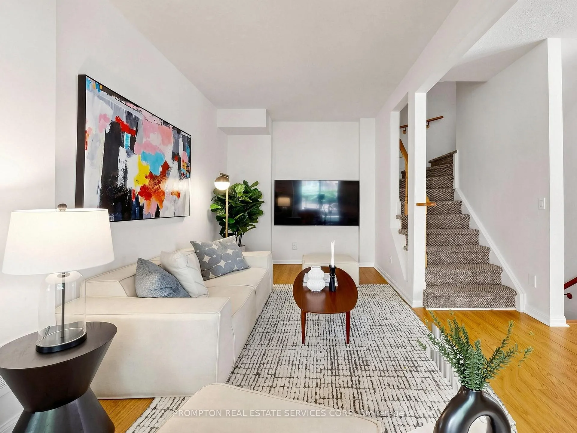 Photo 4 of Unit 21, 5 St.Moritz Way, Markham, Unionville — HOMEH