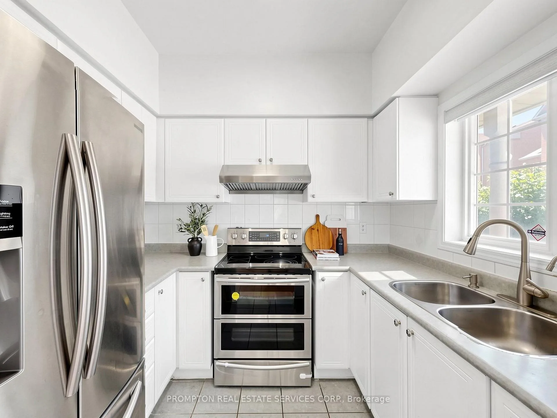 Photo 8 of Unit 21, 5 St.Moritz Way, Markham, Unionville — HOMEH
