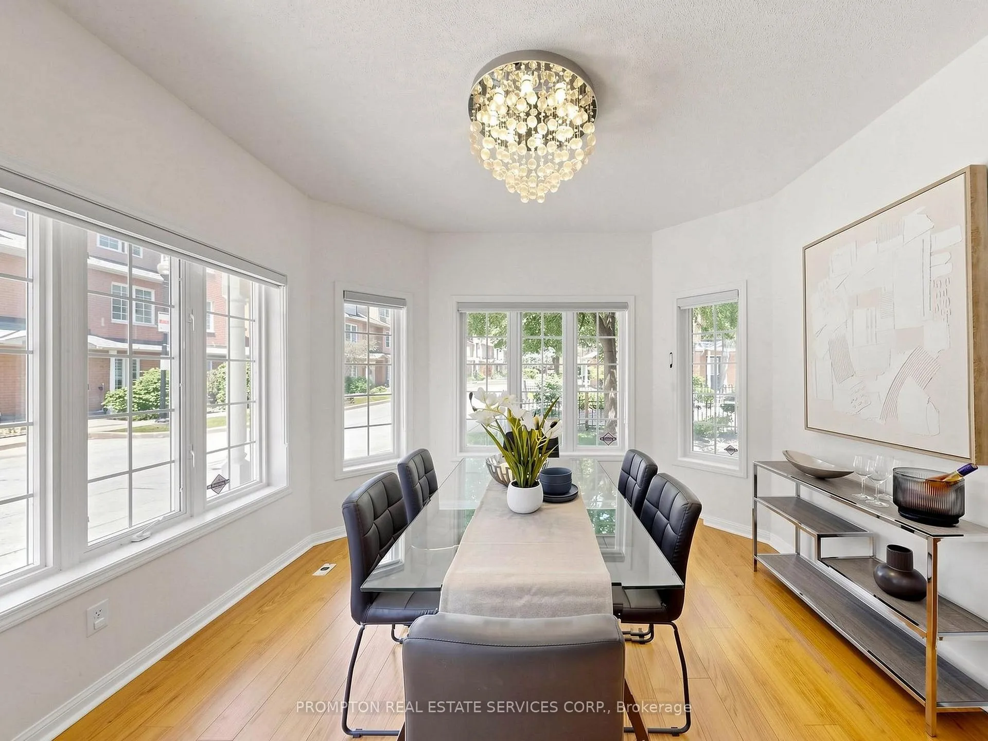 Photo 10 of Unit 21, 5 St.Moritz Way, Markham, Unionville — HOMEH