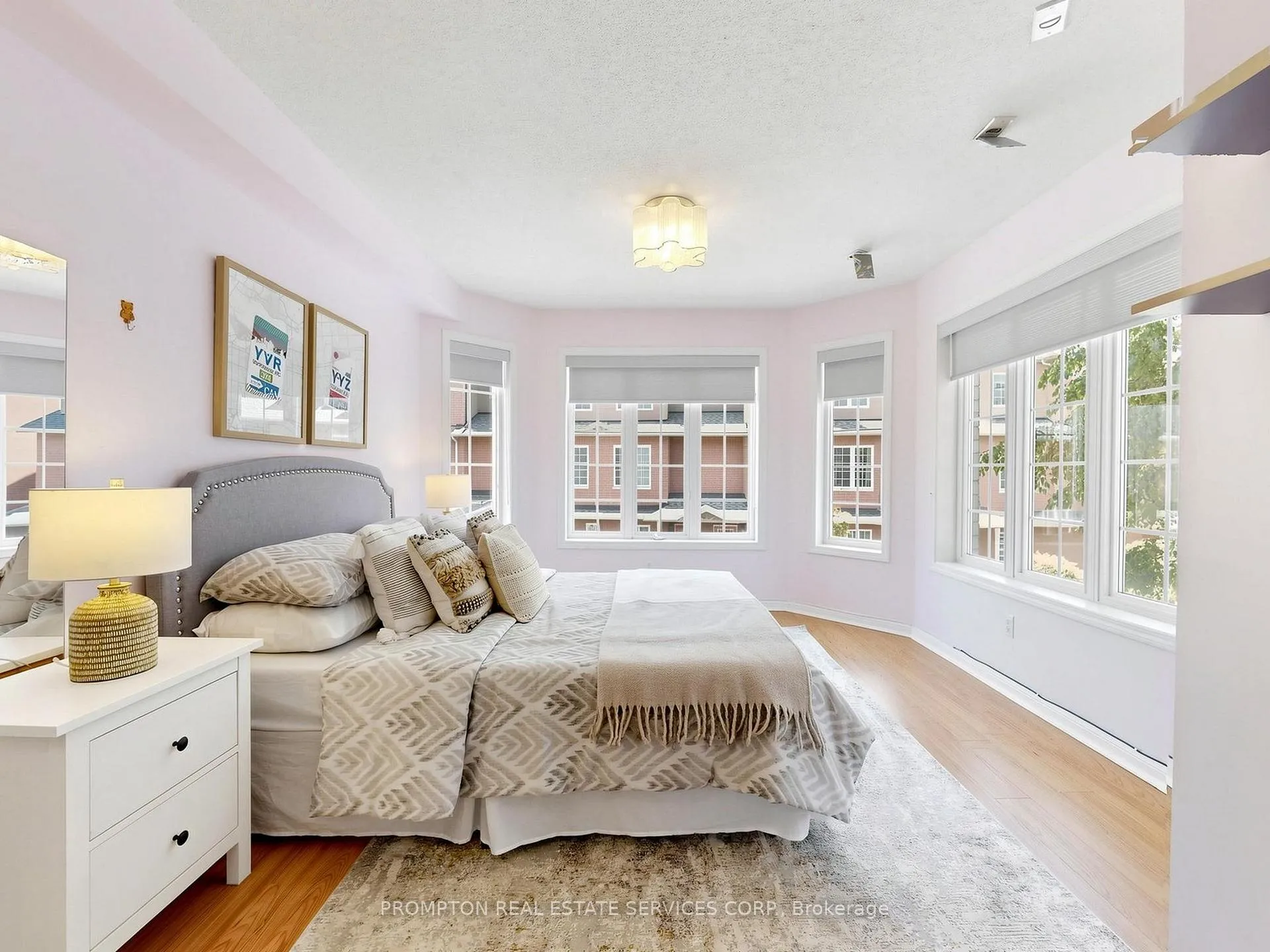Photo 13 of Unit 21, 5 St.Moritz Way, Markham, Unionville — HOMEH