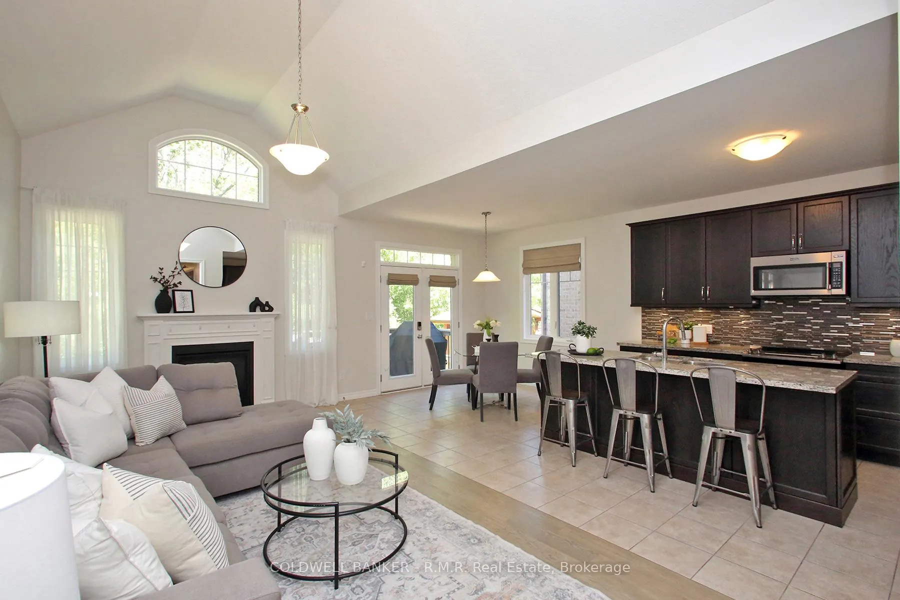 Photo 5 of 376 Northglen Boulevard, Clarington, Bowmanville — HOMEH