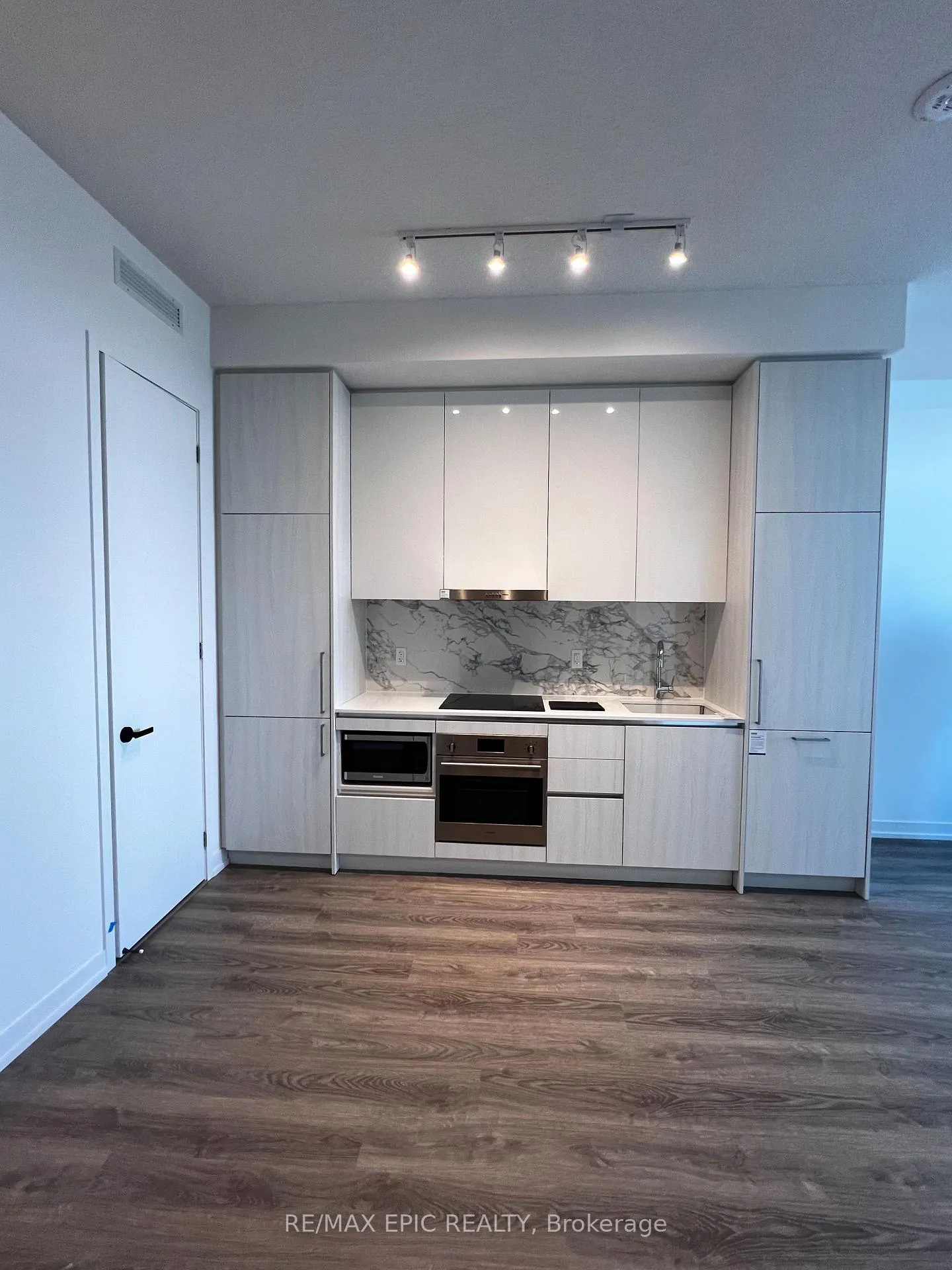 Photo 9 of Unit 4310, 195 Commerce Street, Vaughan, Vaughan Corporate Centre — HOMEH