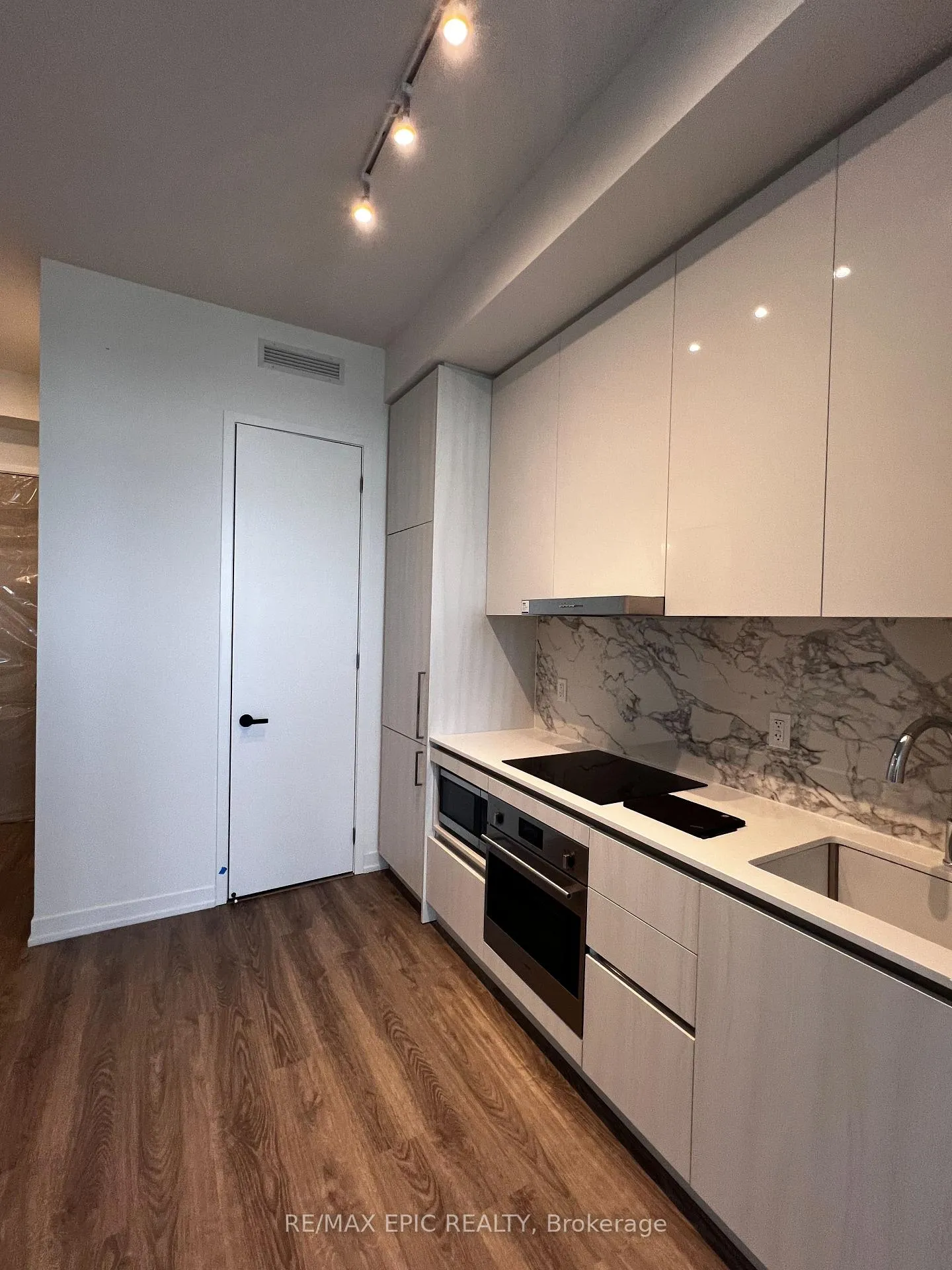Photo 14 of Unit 4310, 195 Commerce Street, Vaughan, Vaughan Corporate Centre — HOMEH