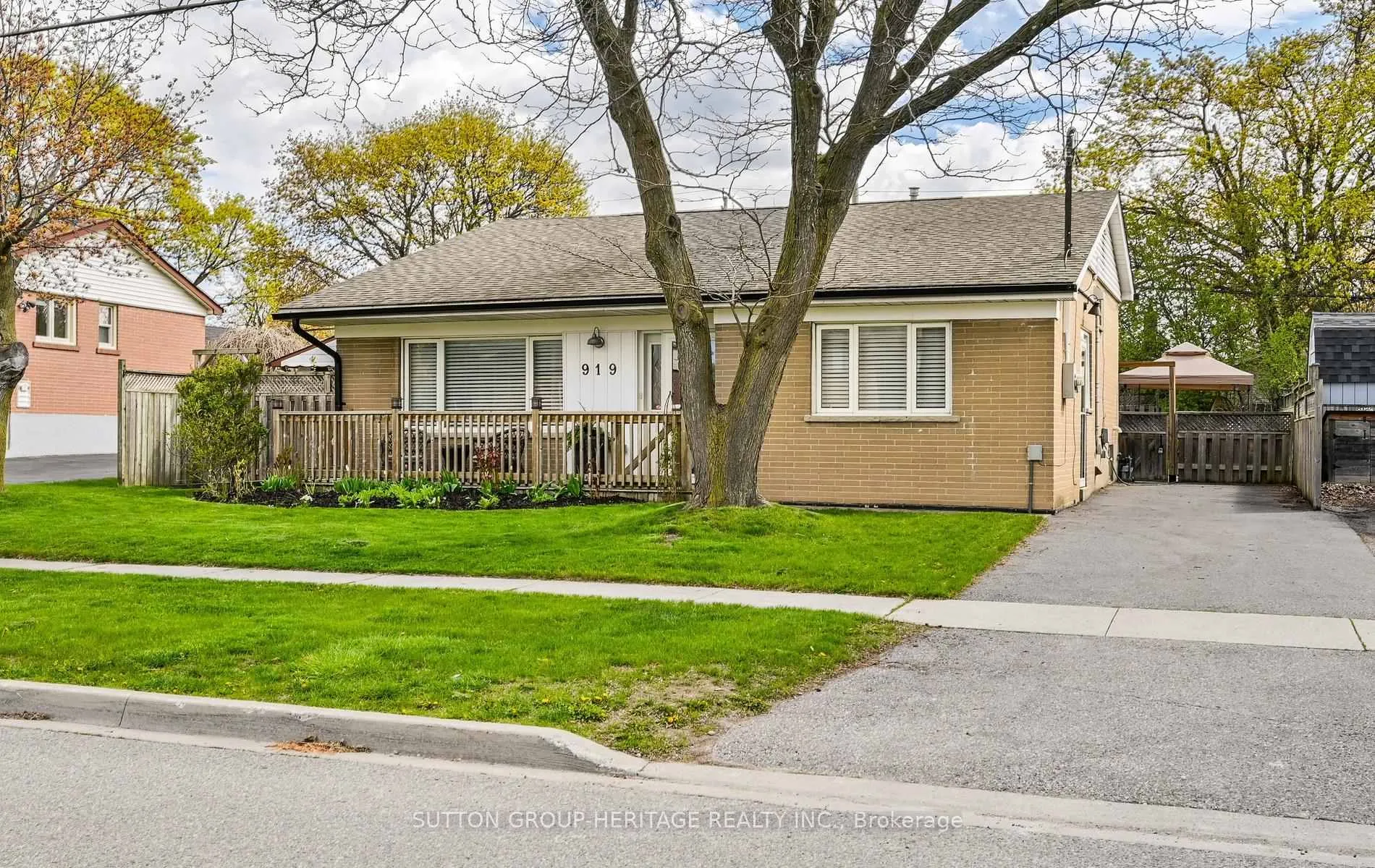 Photo 3 of 919 Bayview Avenue, Whitby, Downtown Whitby — HOMEH
