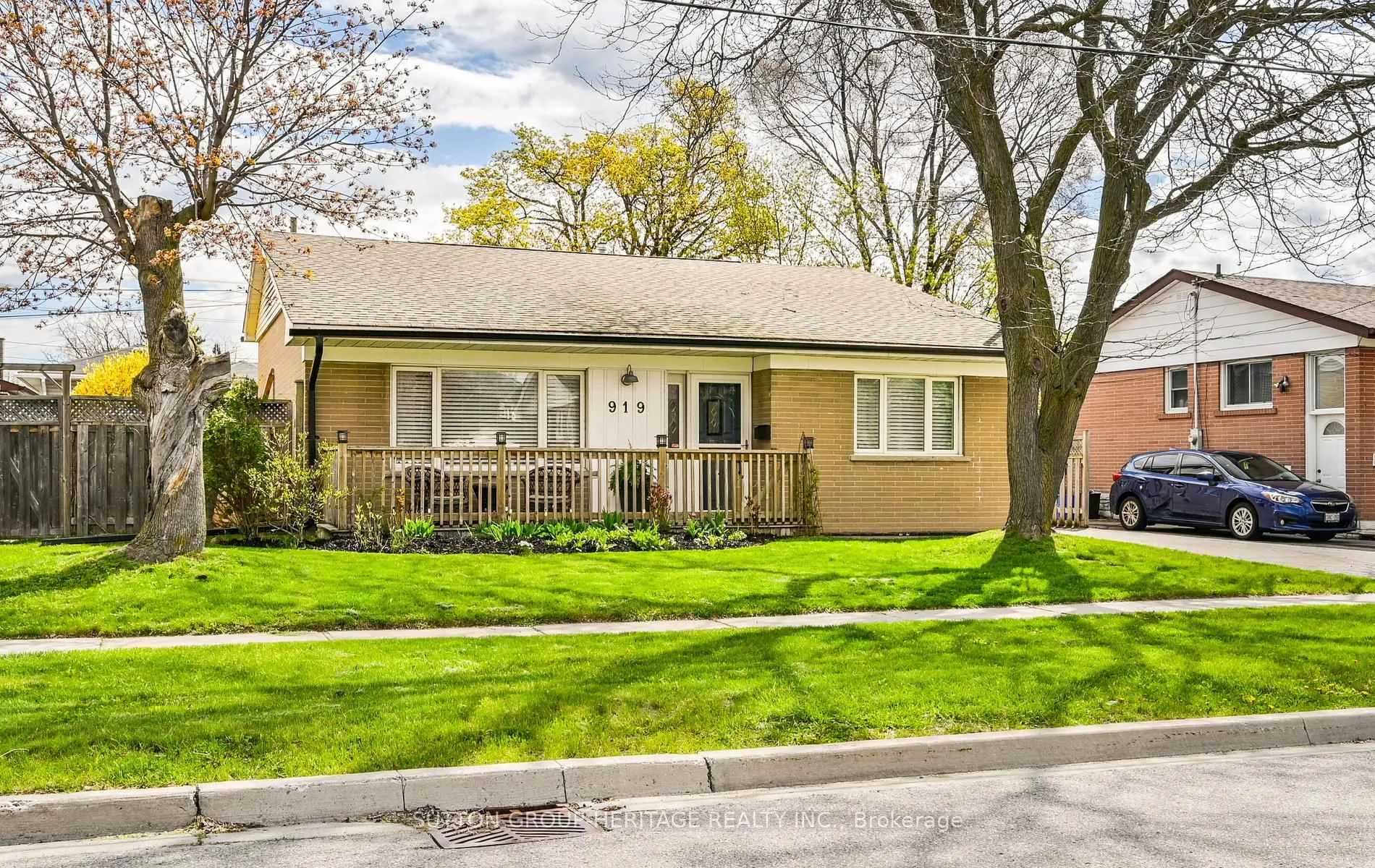 Photo 4 of 919 Bayview Avenue, Whitby, Downtown Whitby — HOMEH