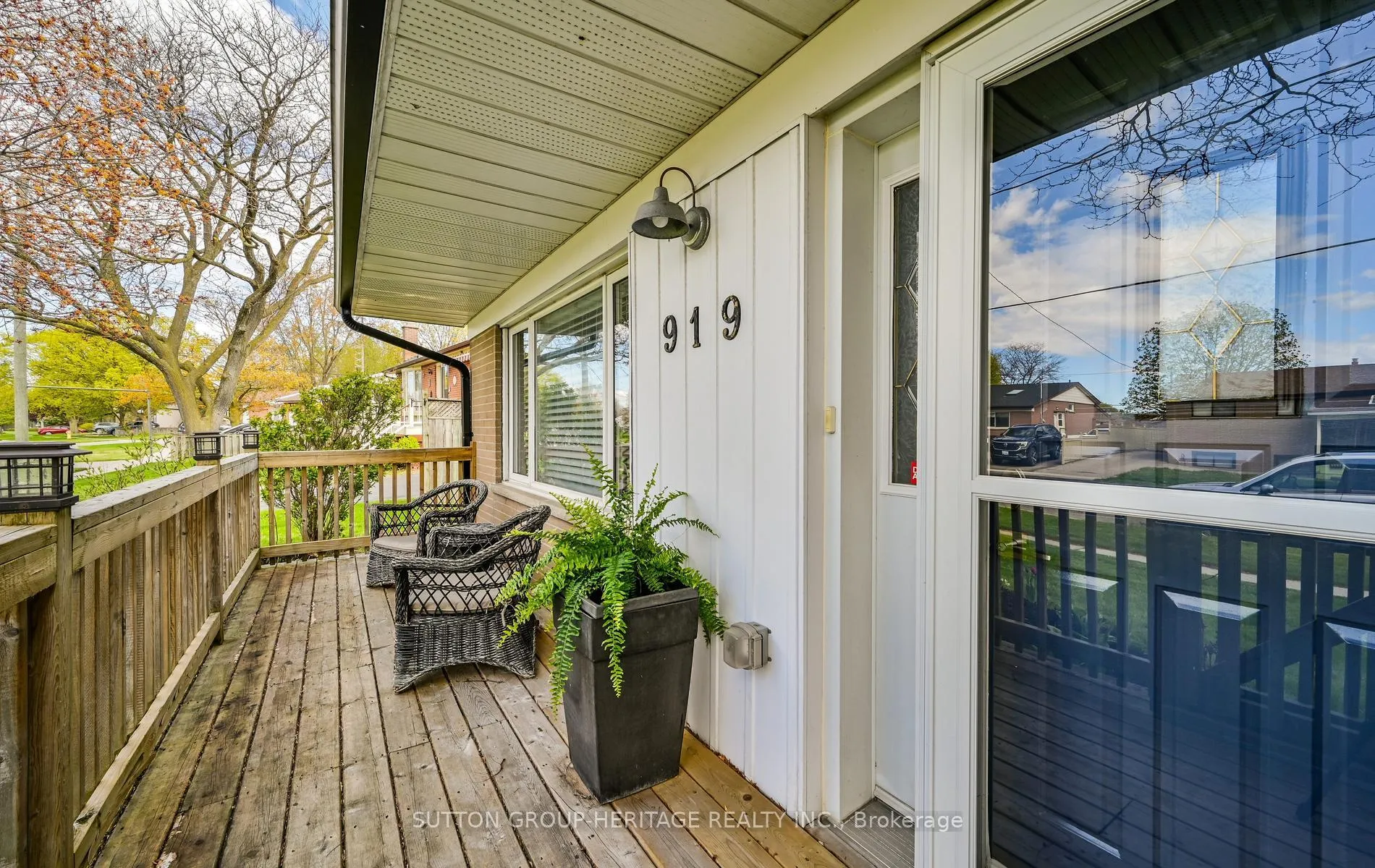 Photo 6 of 919 Bayview Avenue, Whitby, Downtown Whitby — HOMEH